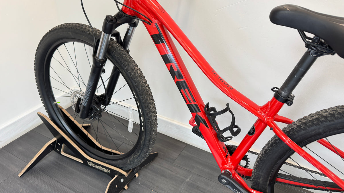 Trek Marlin 6 Extra Small (XS) Red Bike Womens/Kids Hardtail Bike 27.5 Wheels Shimano Deore 10 Speed