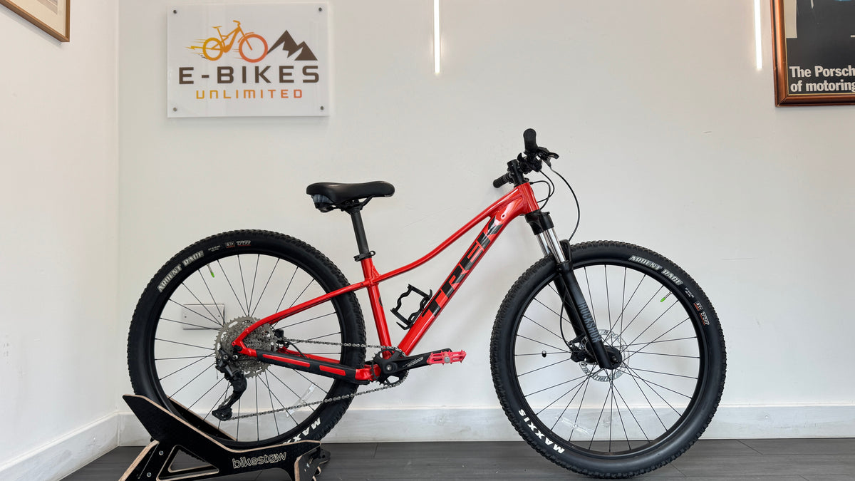 Trek Marlin 6 Extra Small (XS) Red Bike Womens/Kids Hardtail Bike 27.5 Wheels Shimano Deore 10 Speed