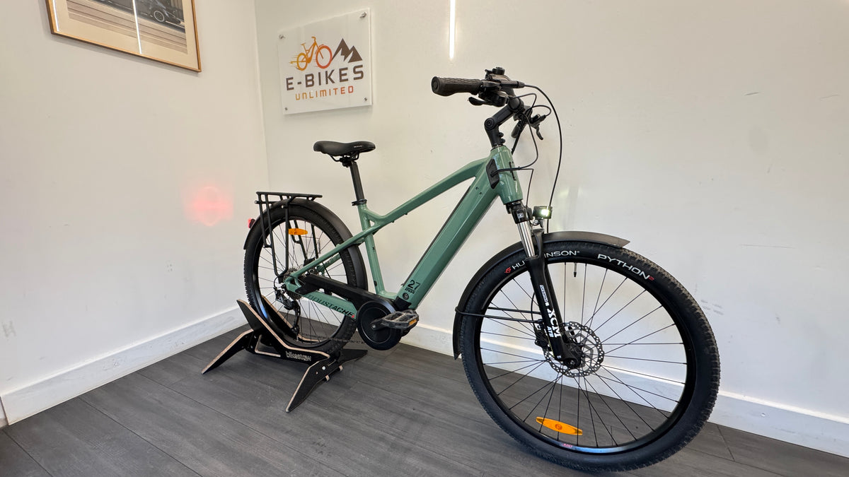Moustache Samedi 27 Xroad MEDIUM Bosch Active Line Plus 400Wh Excellent Condition - Green