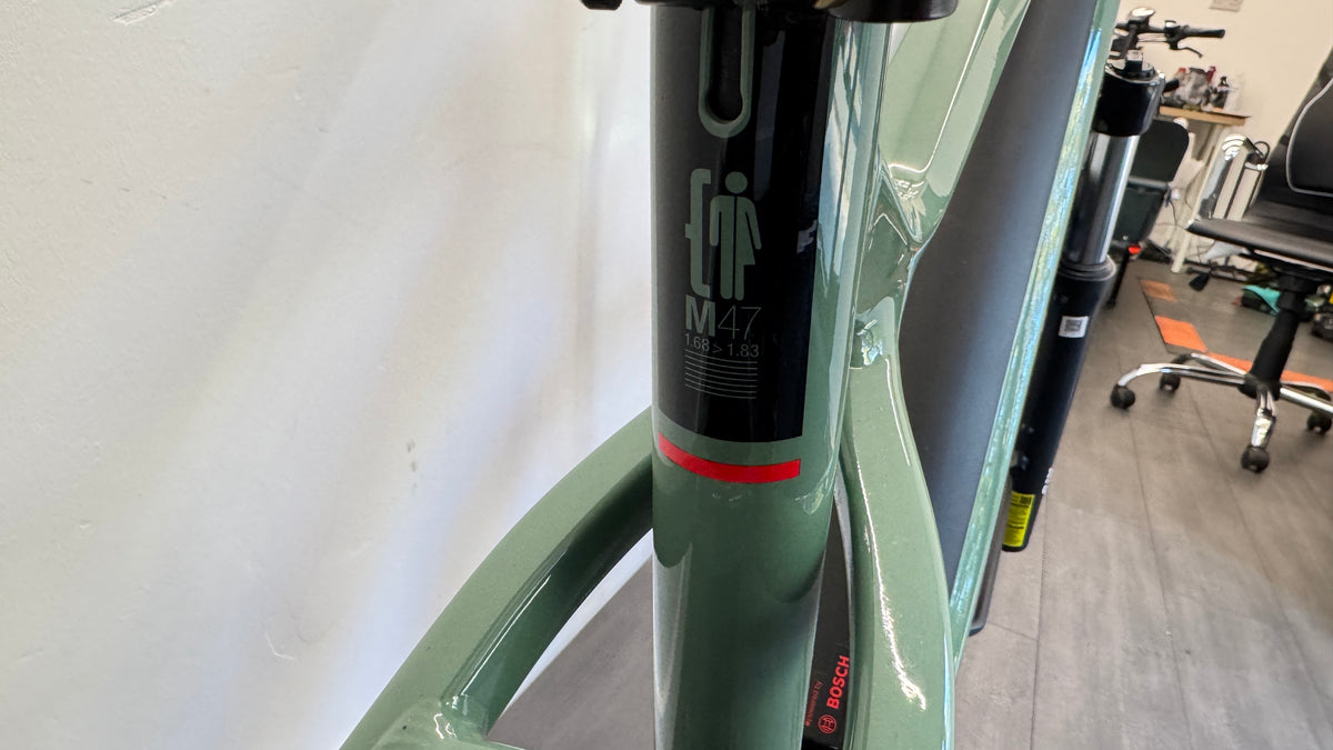 Moustache Samedi 27 Xroad MEDIUM Bosch Active Line Plus 400Wh Excellent Condition - Green