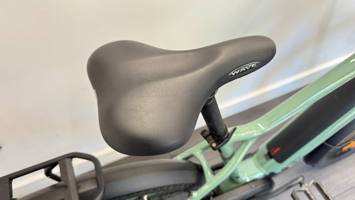 Moustache Samedi 27 Xroad MEDIUM Bosch Active Line Plus 400Wh Excellent Condition - Green