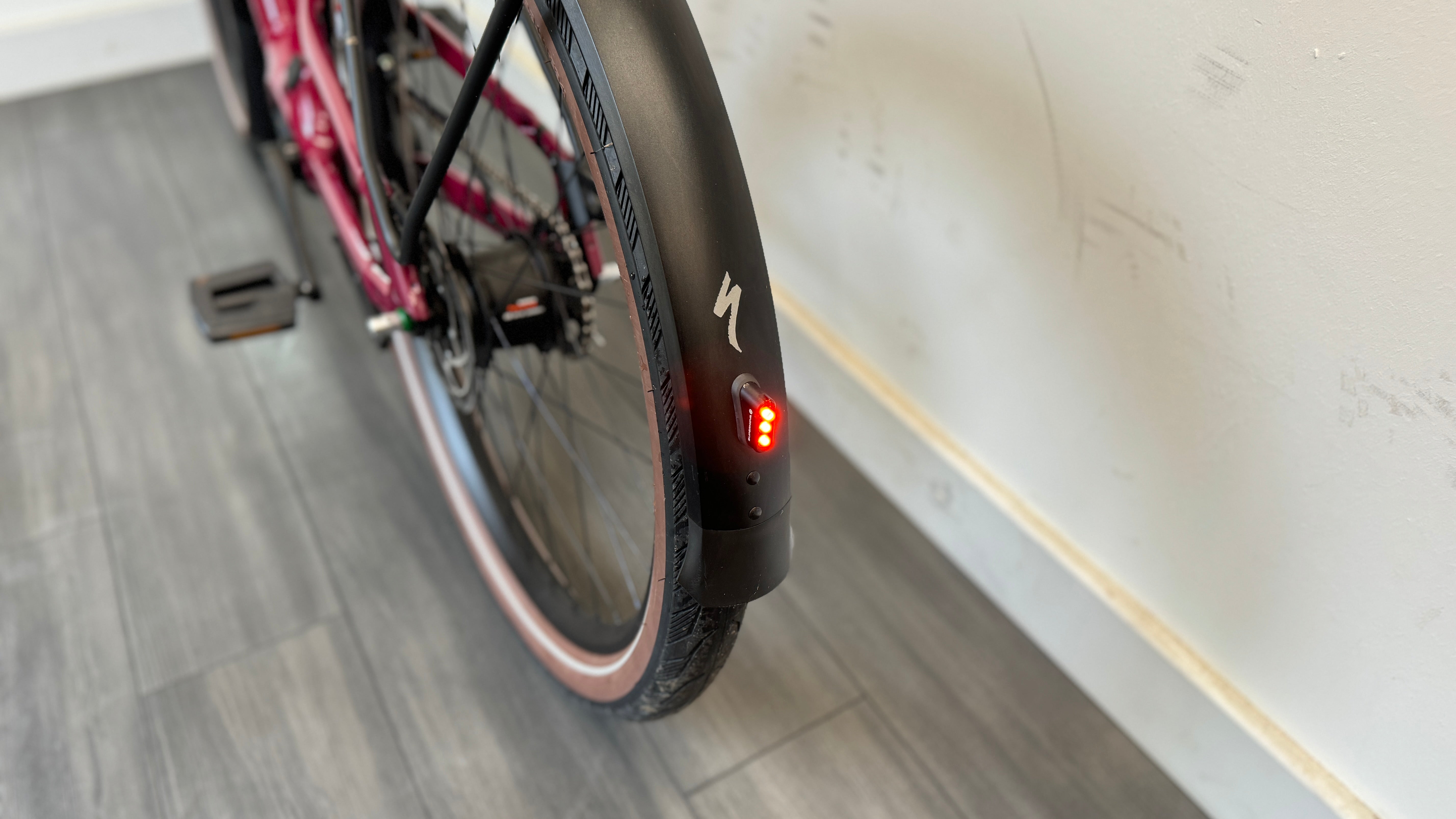 Specialized Turbo Como SL 4.0 MEDIUM Raspberry / Transparent ONLY 20 miles