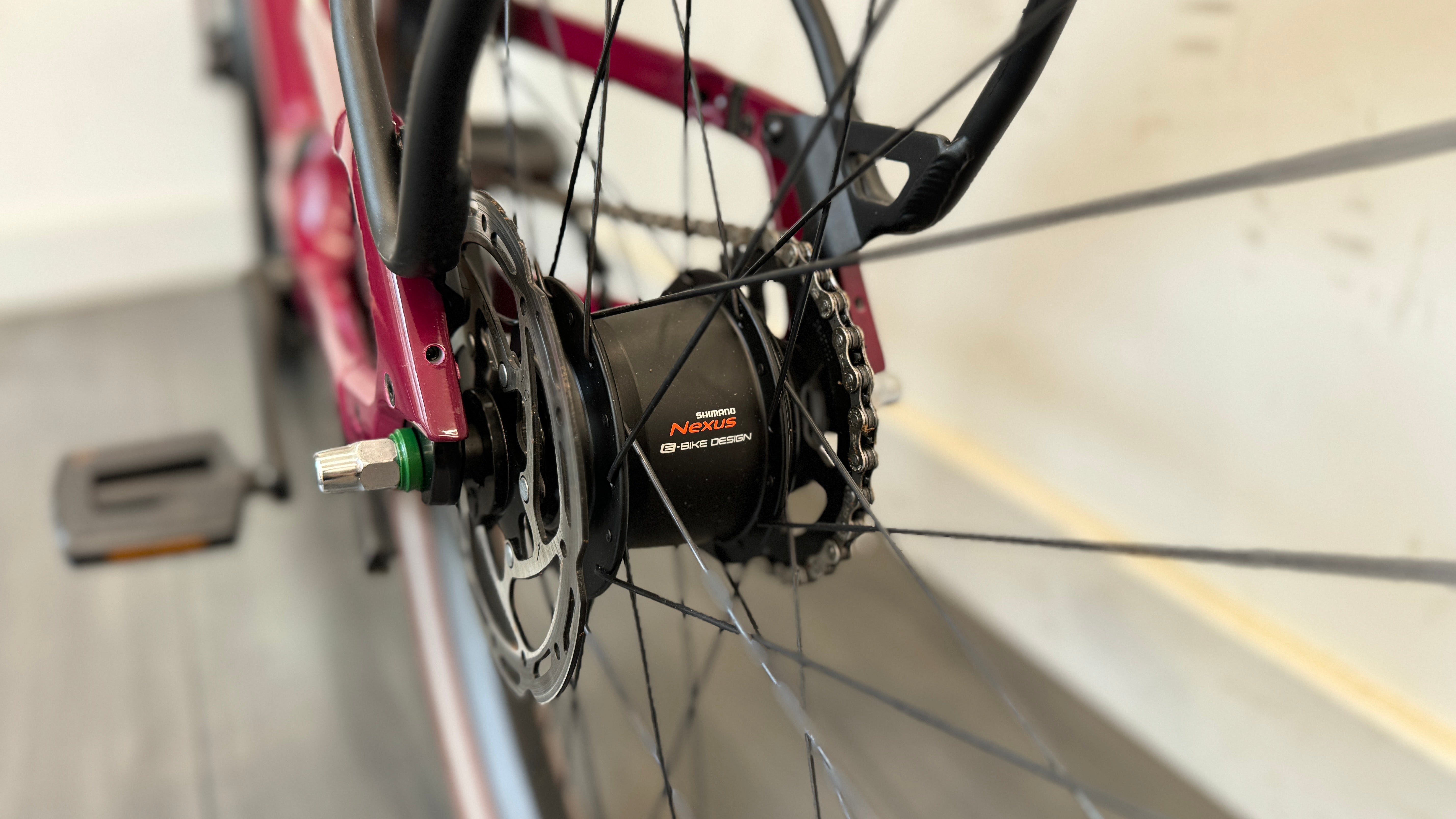 Specialized Turbo Como SL 4.0 MEDIUM Raspberry / Transparent ONLY 20 miles