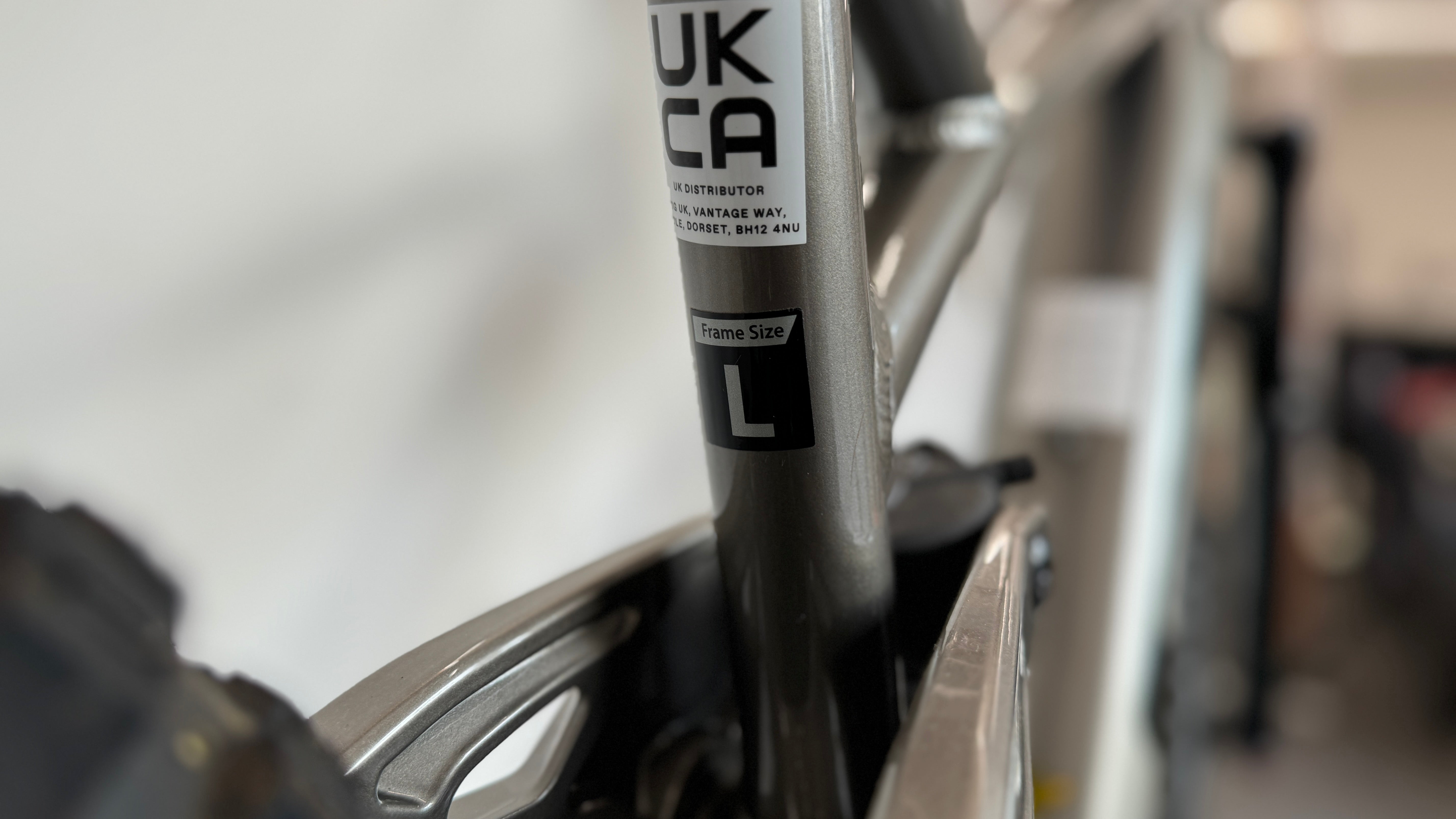 GT e-Force AMPe MTB Mountain Bike LARGE bike ONLY 12 miles 29er Yari forks