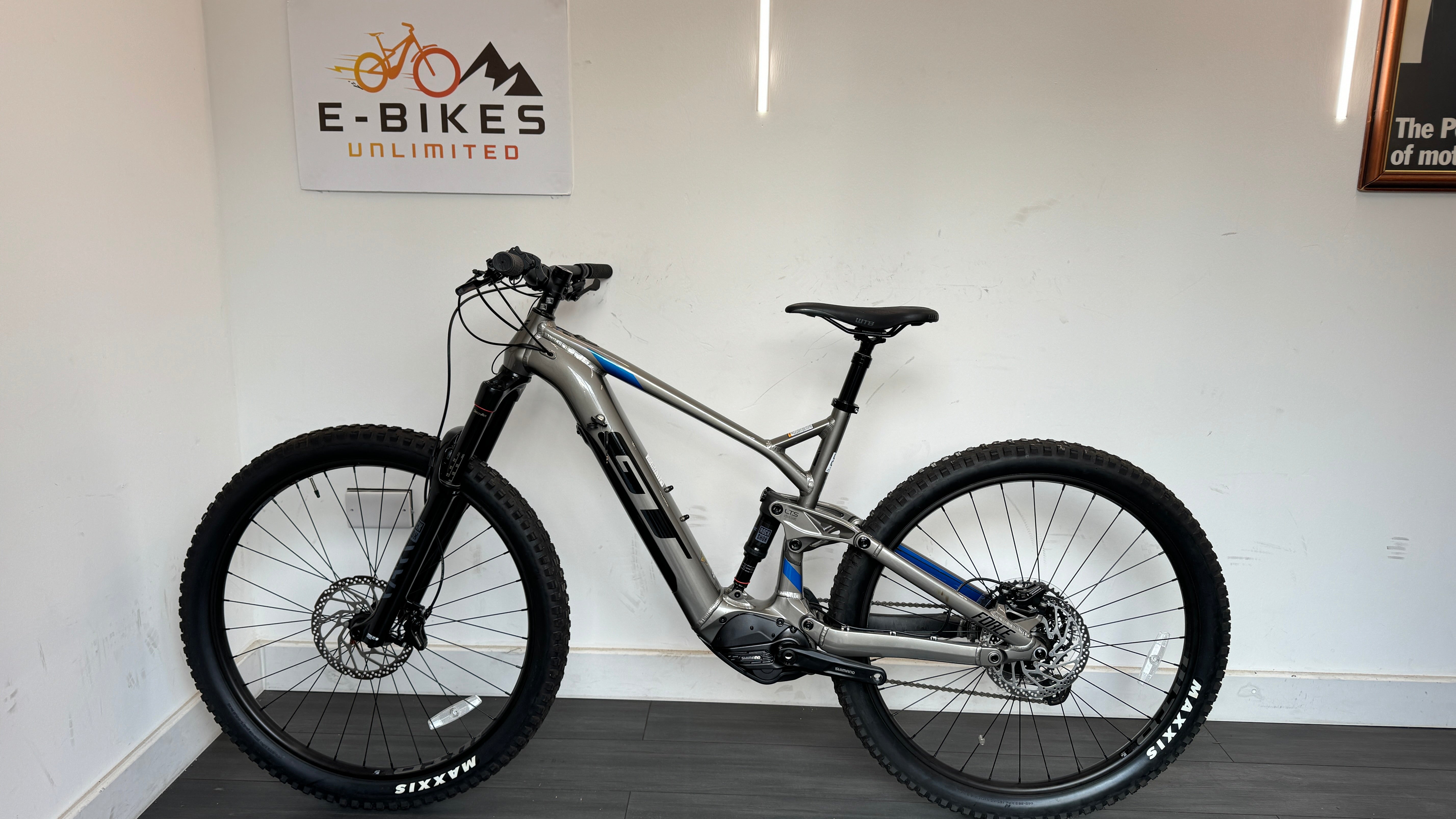 GT e-Force AMPe MTB Mountain Bike LARGE bike ONLY 12 miles 29er Yari forks