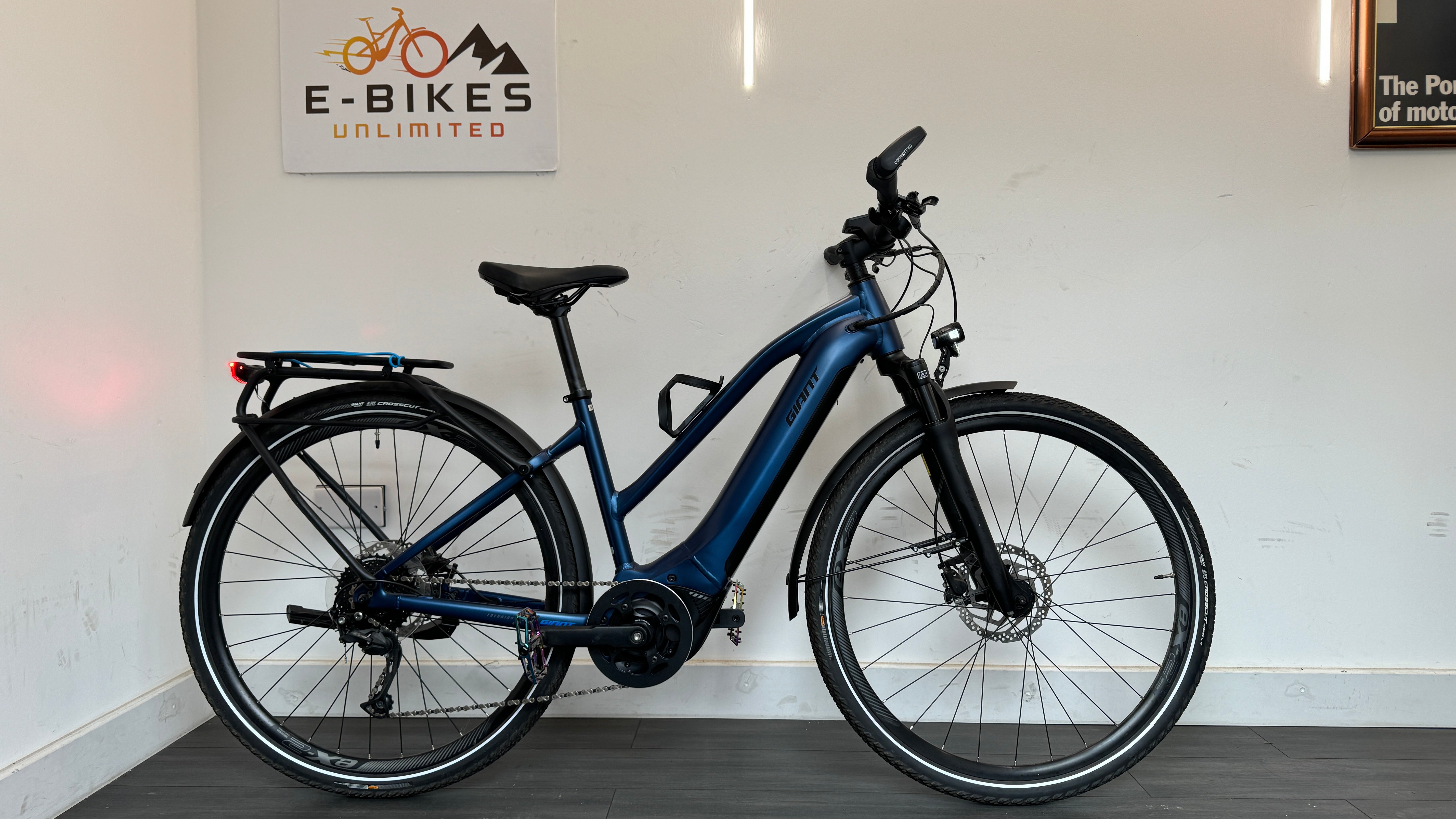 Giant Explore E+ 2 Stagger Frame SMALL Bike in Blue 30 miles only
