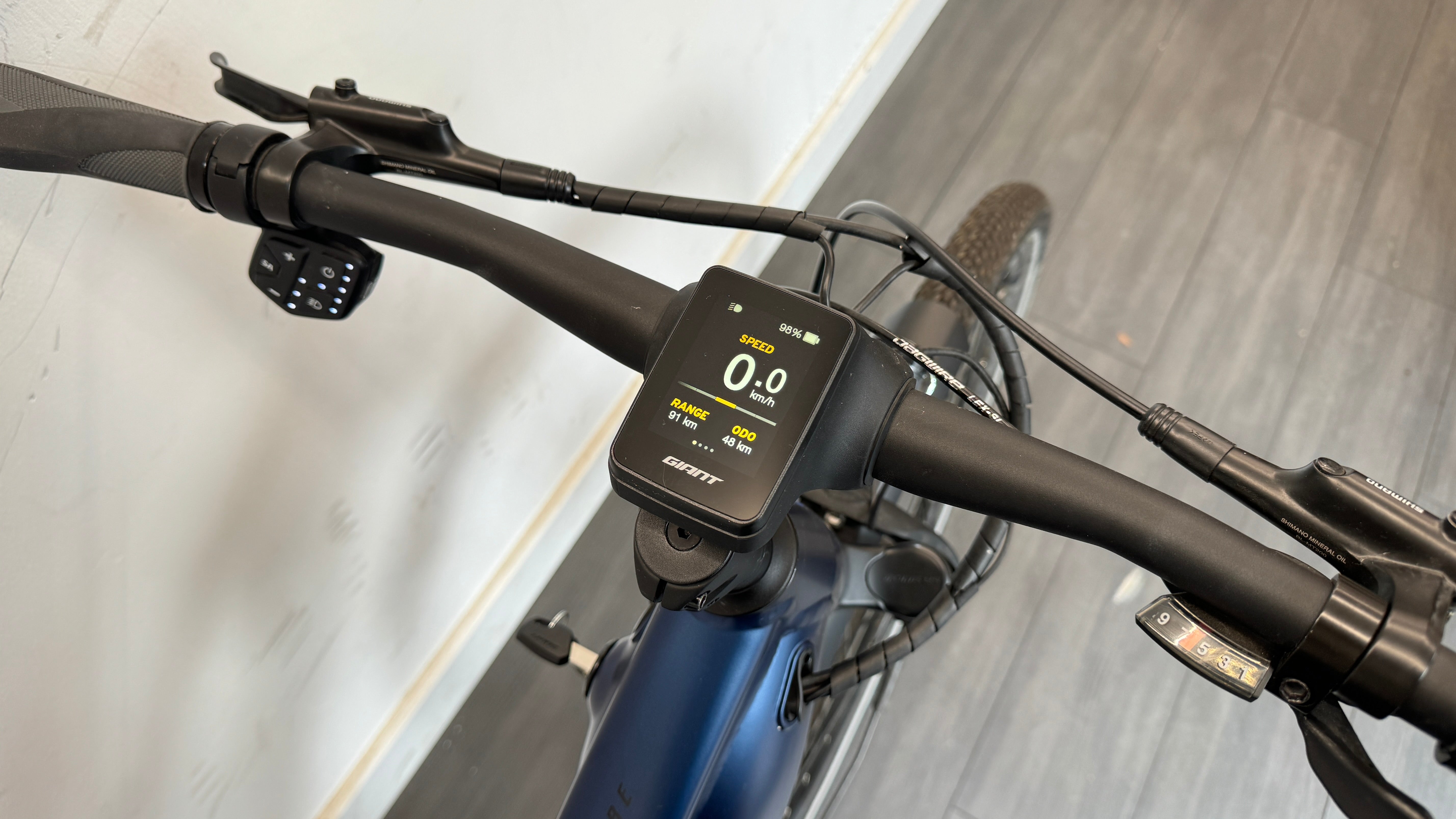 Giant Explore E+ 2 Stagger Frame SMALL Bike in Blue 30 miles only