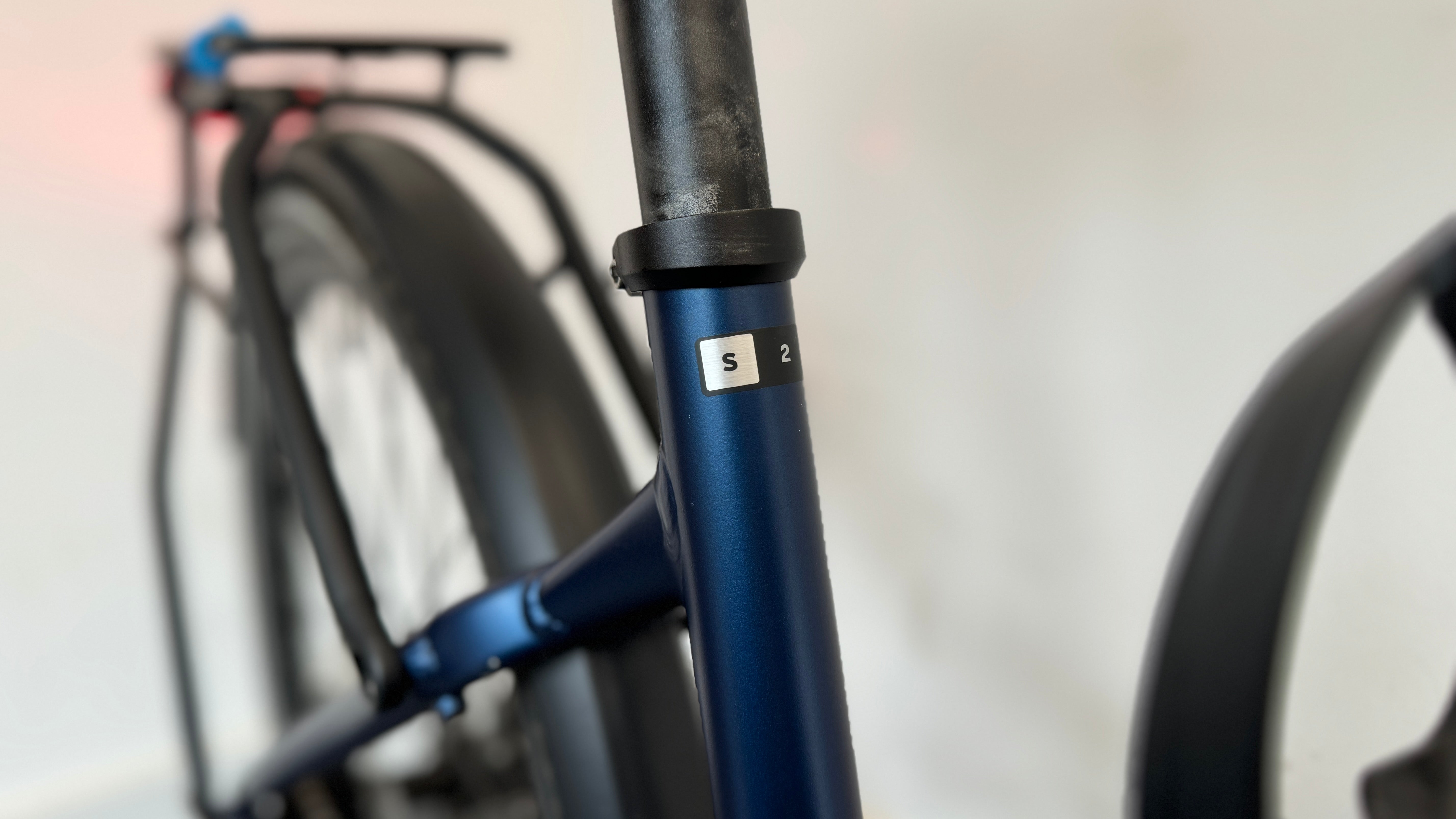 Giant Explore E+ 2 Stagger Frame SMALL Bike in Blue 30 miles only