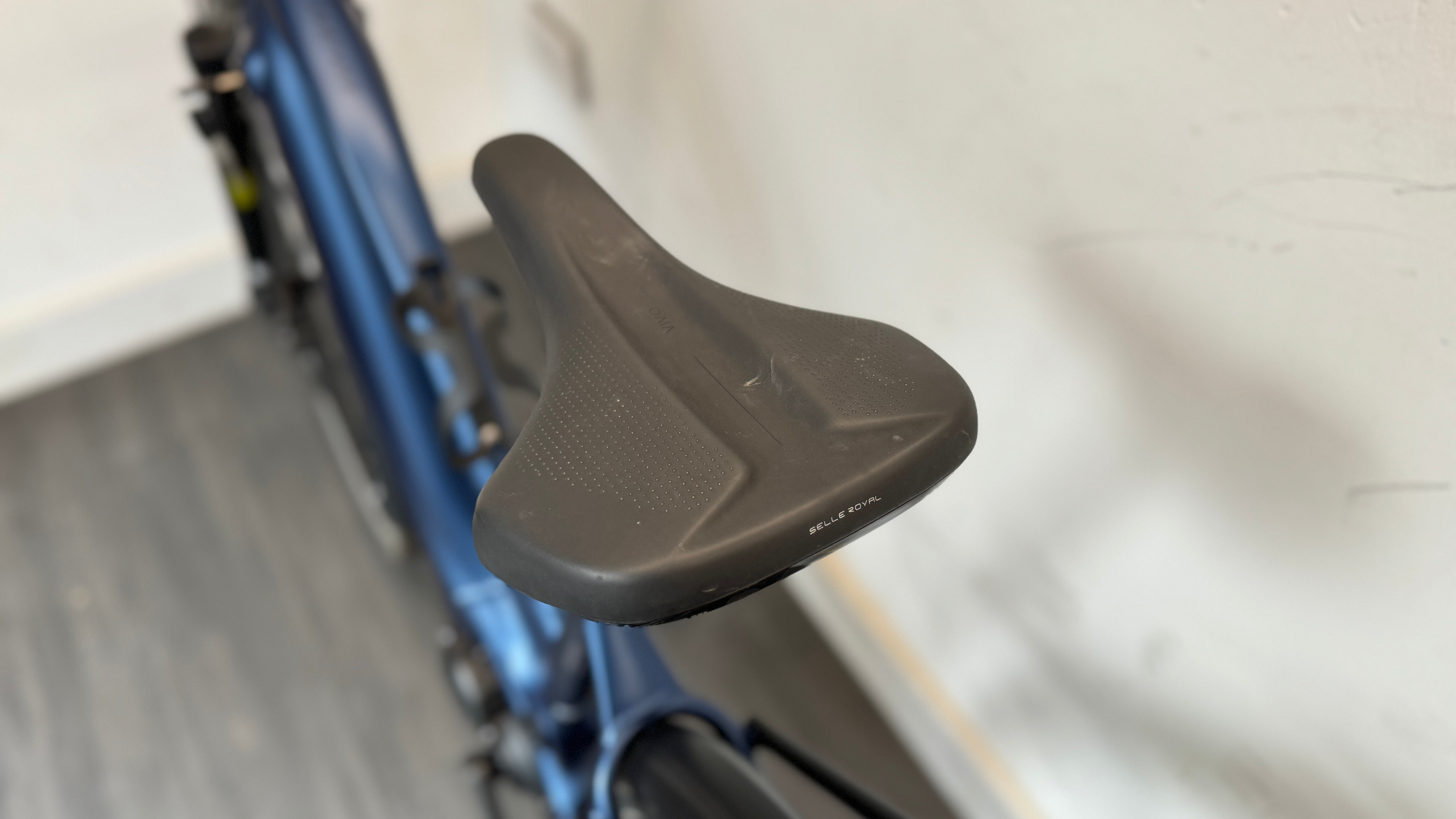 Giant Explore E+ 2 Stagger Frame SMALL Bike in Blue 30 miles only