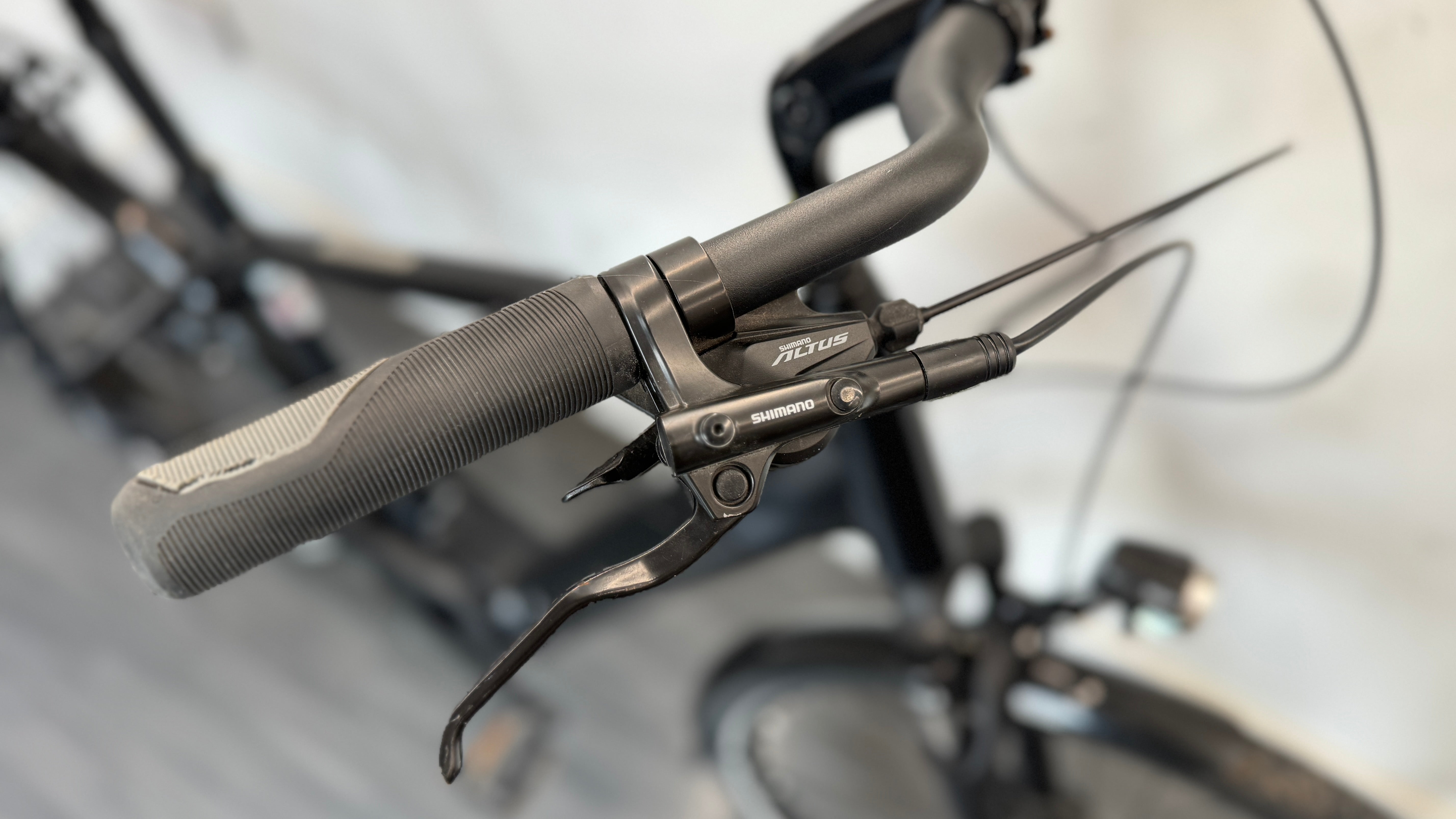 Trek Verve +3 LARGE 55cm Hybrid bike Bosch in Matte Trek Black ONLY 197 miles