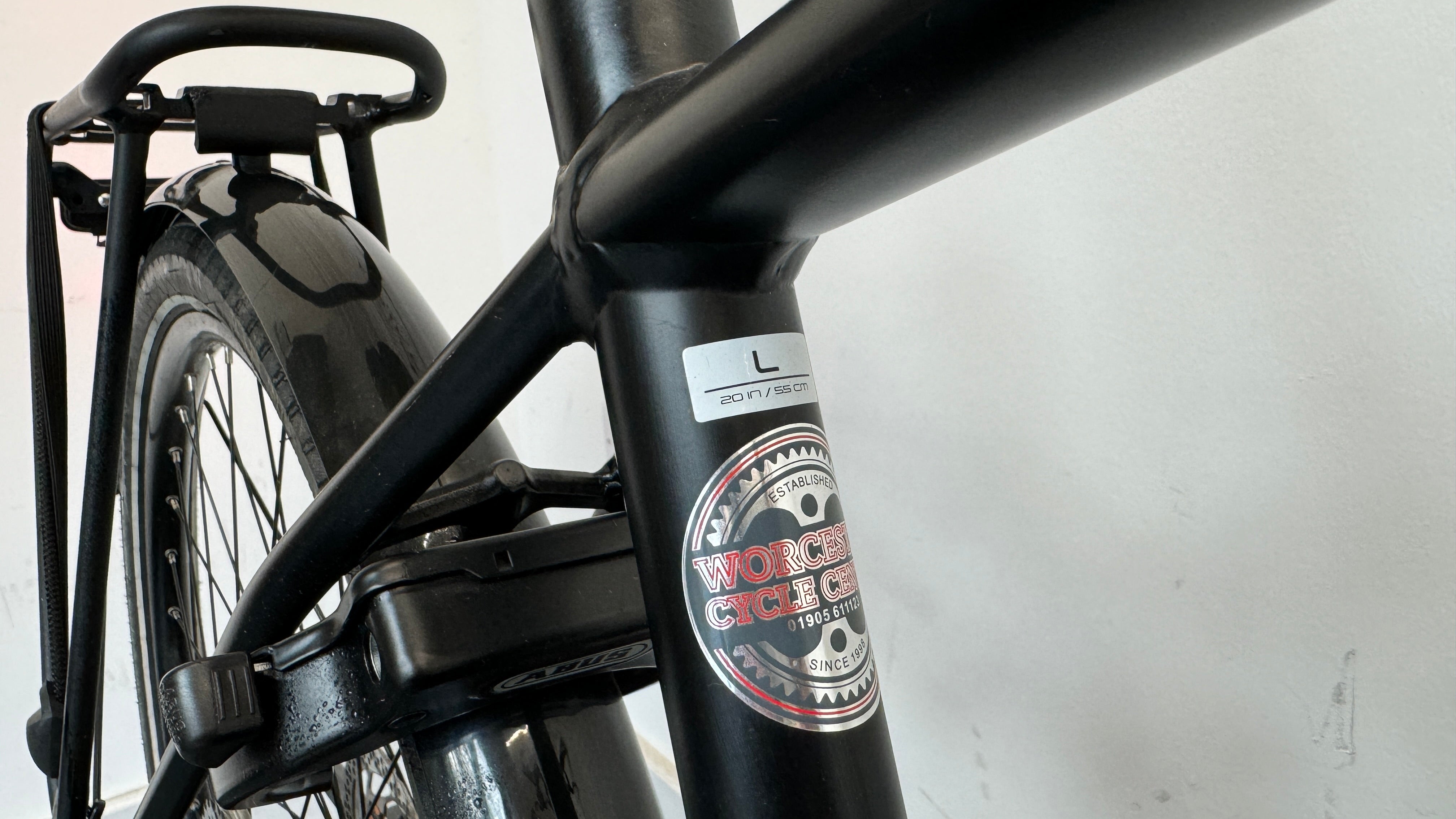 Trek Verve +3 LARGE 55cm Hybrid bike Bosch in Matte Trek Black ONLY 197 miles