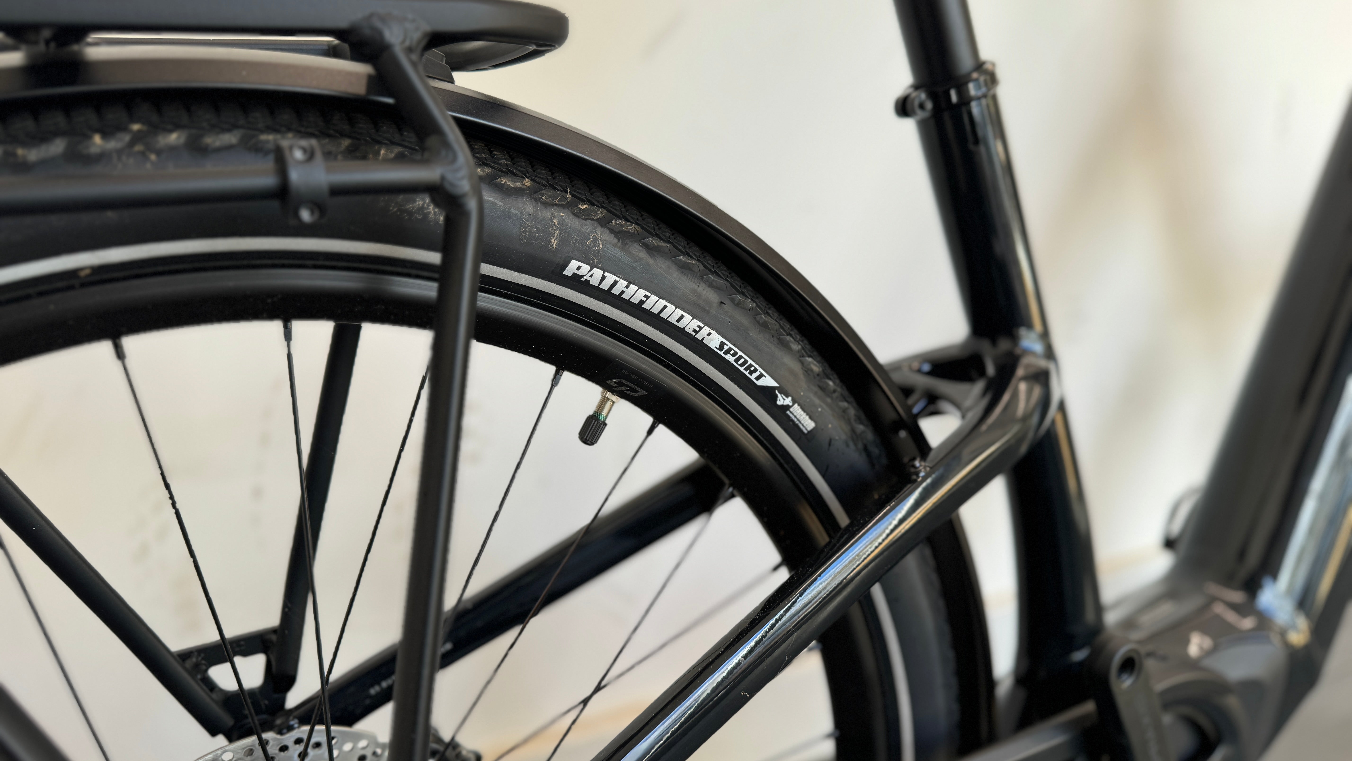 Specialized Turbo Como 3.0 LARGE Black Reflective Brand New