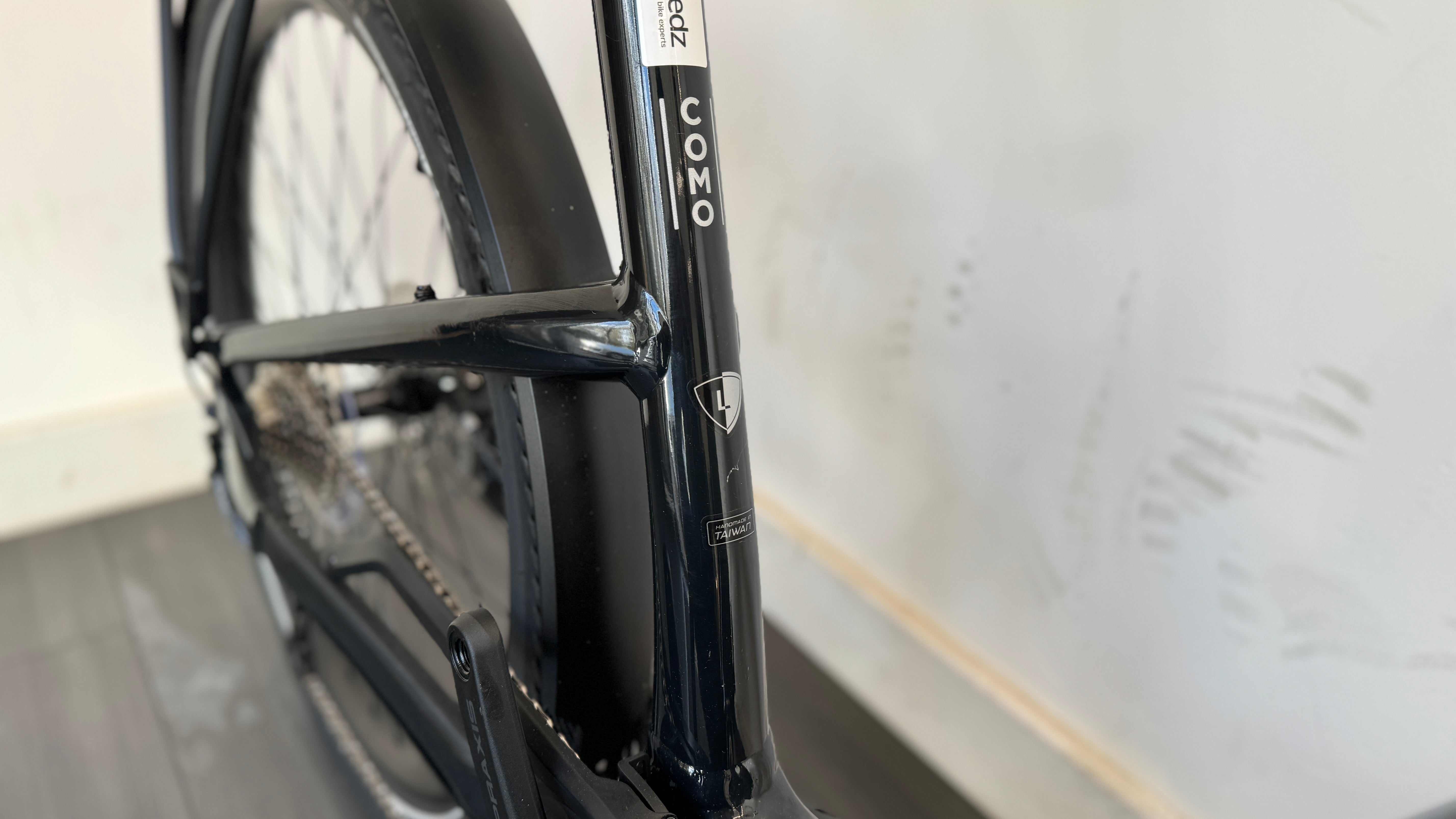 Specialized Turbo Como 3.0 LARGE Black Reflective Brand New