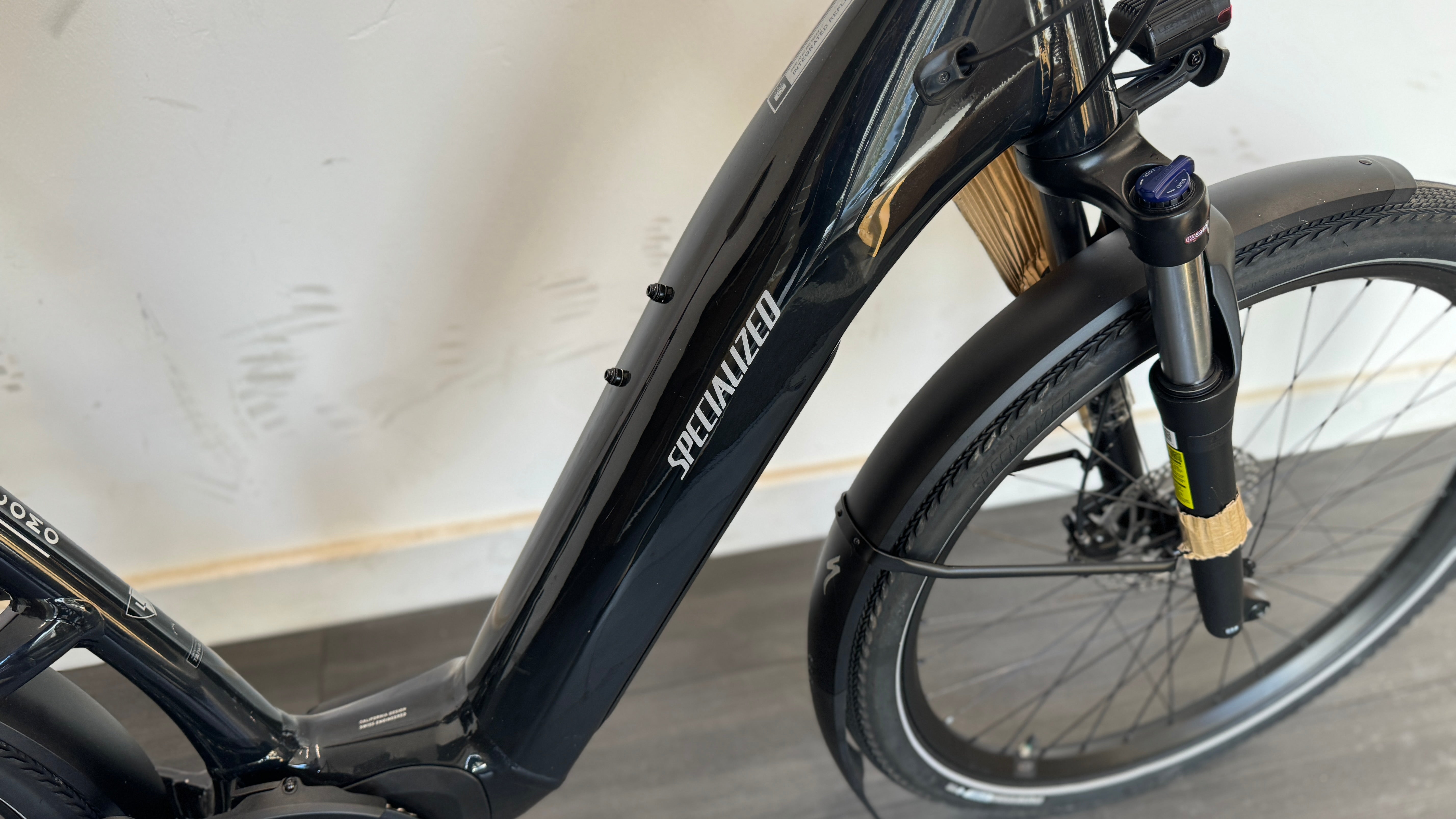 Specialized Turbo Como 3.0 LARGE Black Reflective Brand New