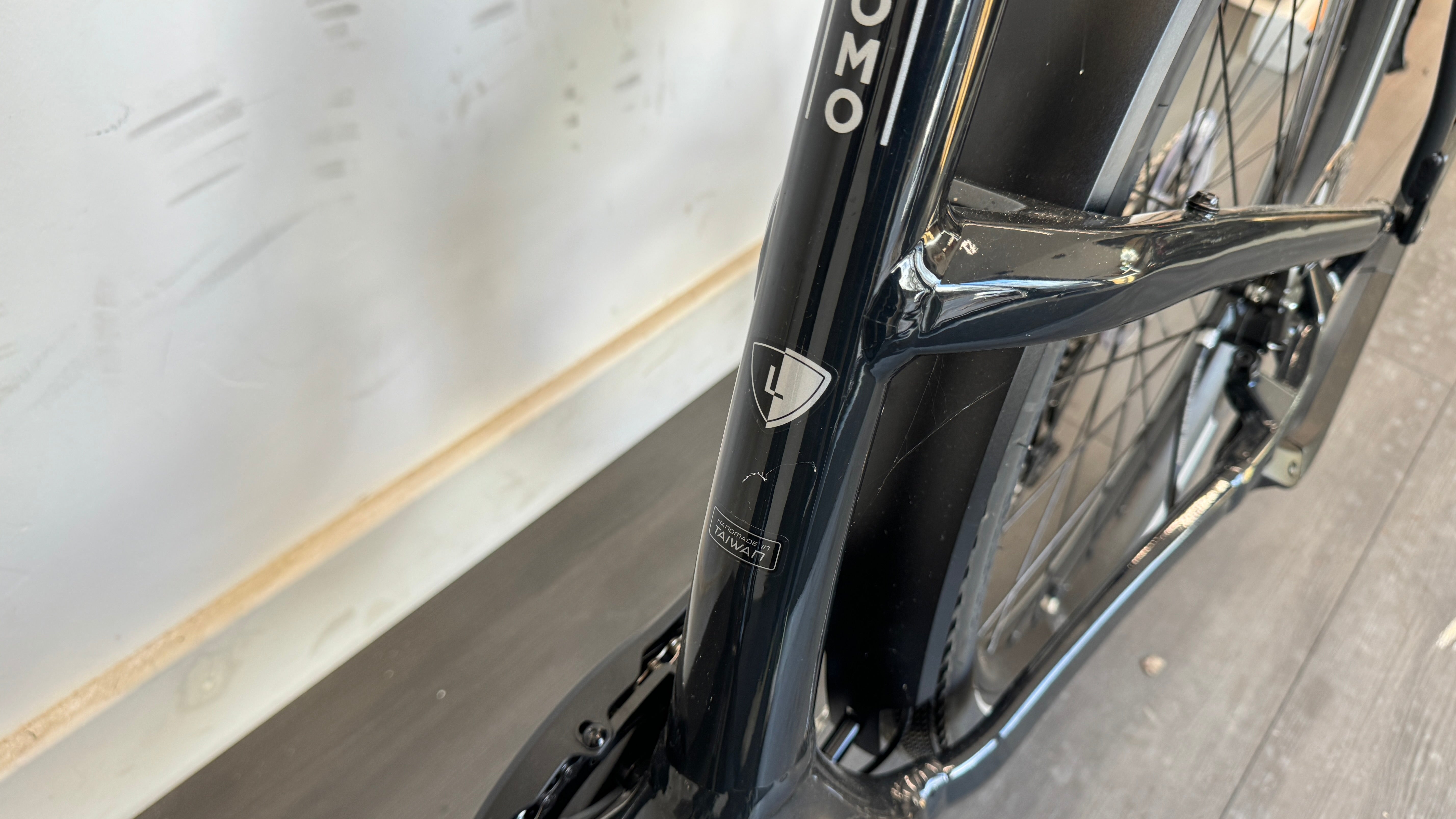 Specialized Turbo Como 3.0 LARGE Black Reflective Brand New