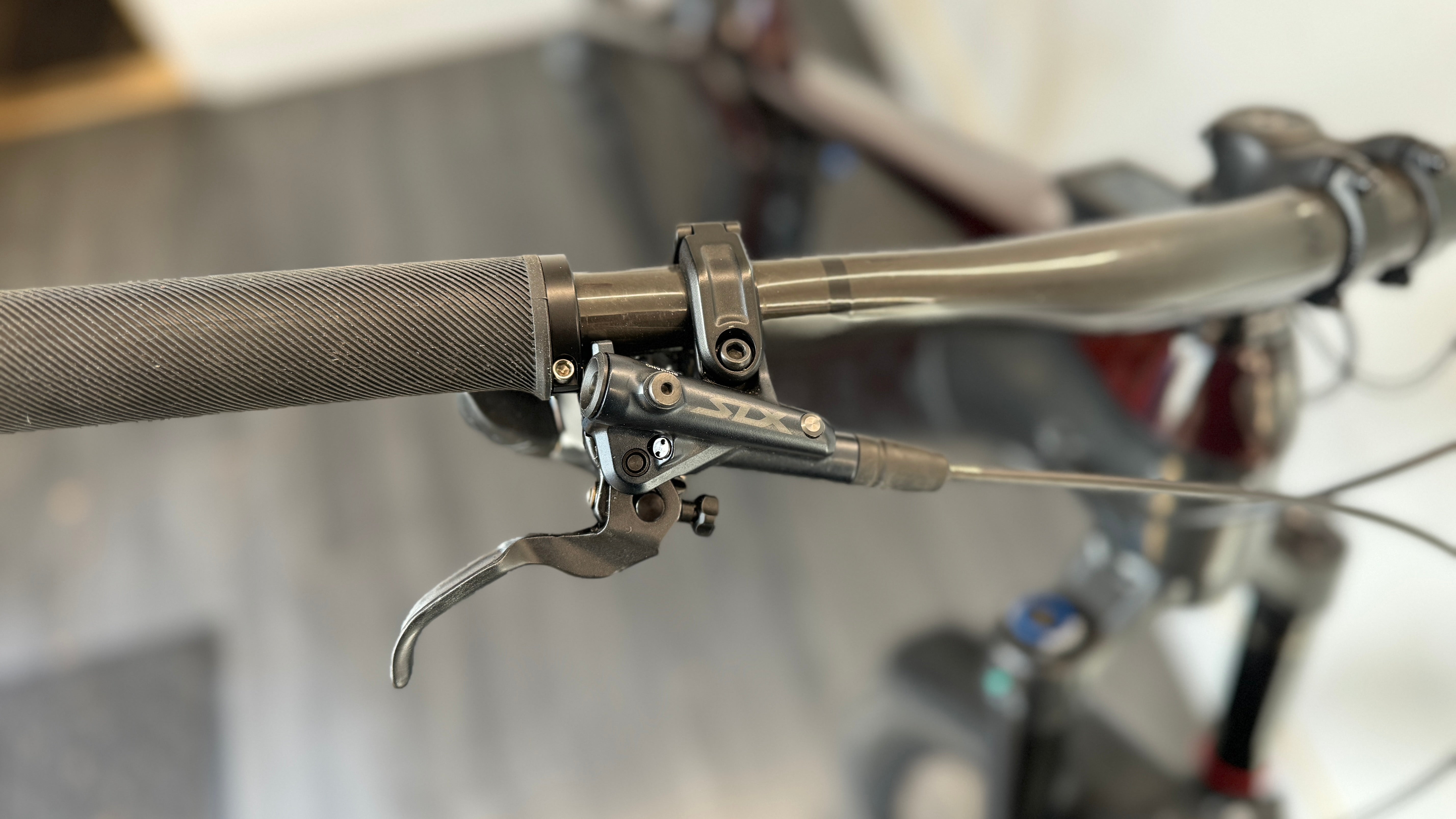 Trek Rail 9.8 XT LARGE Carbon Red Lithium Grey AXS dropper and Gears Invisiframe 625Wh