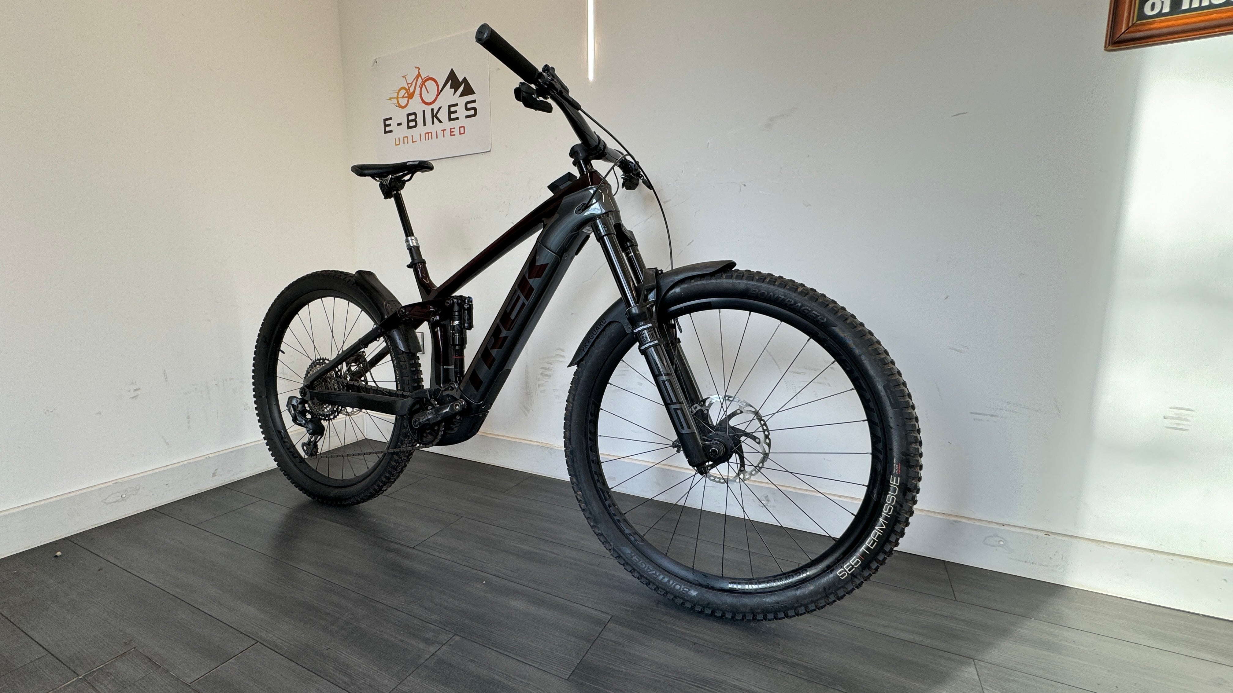 Trek Rail 9.8 XT LARGE Carbon Red Lithium Grey AXS dropper and Gears Invisiframe 625Wh