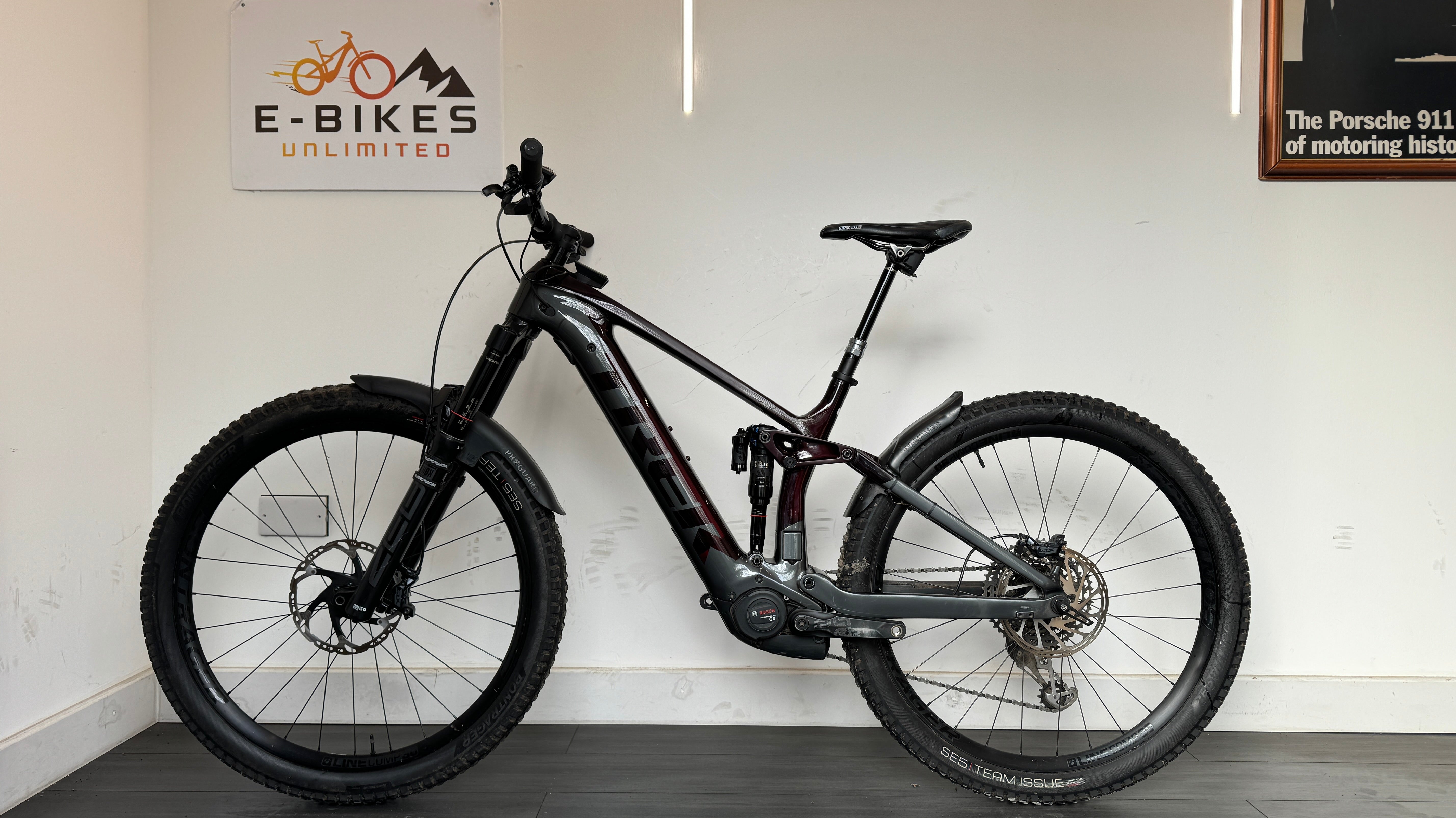 Trek Rail 9.8 XT LARGE Carbon Red Lithium Grey AXS dropper and Gears Invisiframe 625Wh