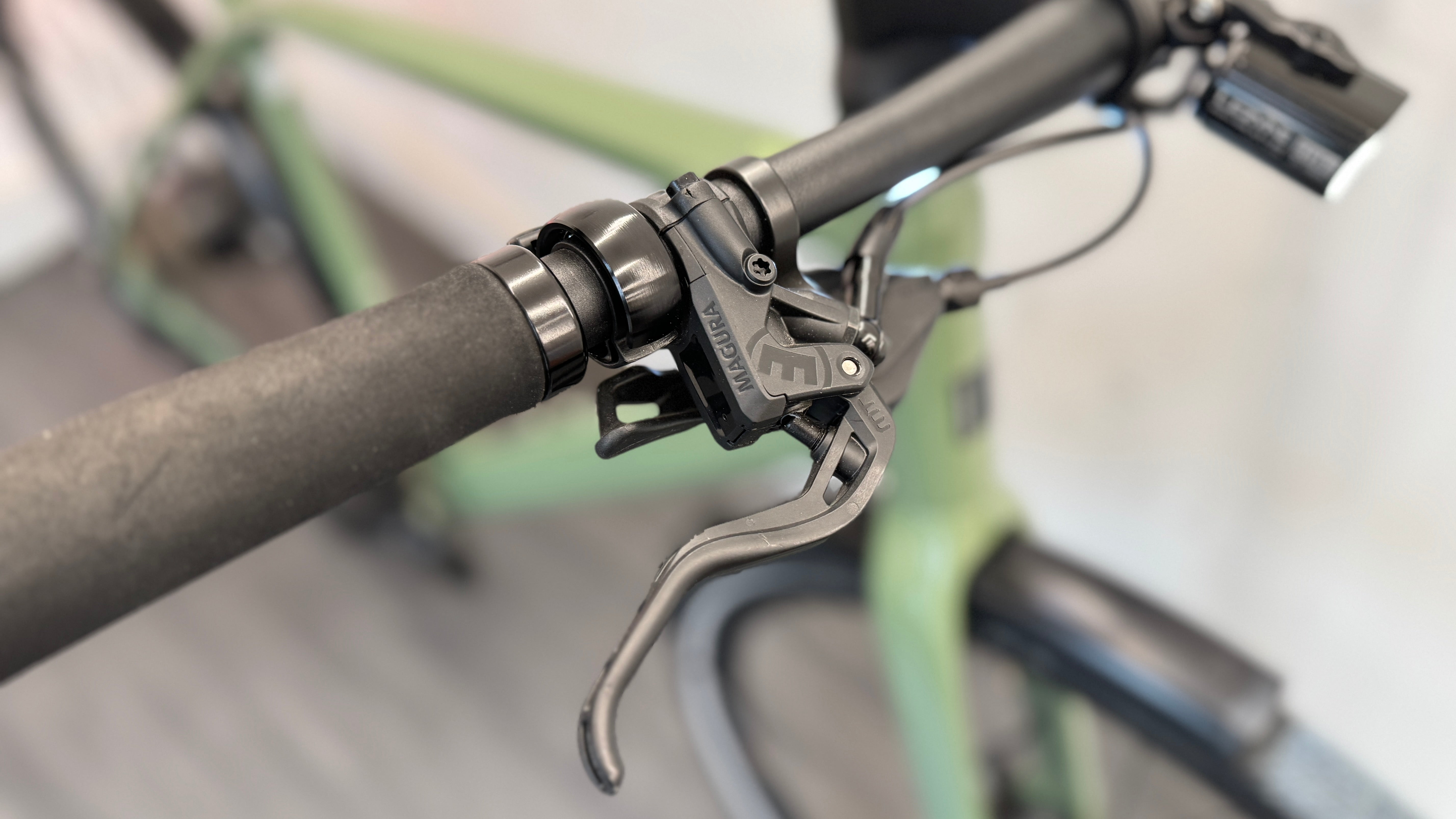 Orbea Vibe H30 LARGE Commuter Crossbar Bike Lezyne lights ONLY 114 miles