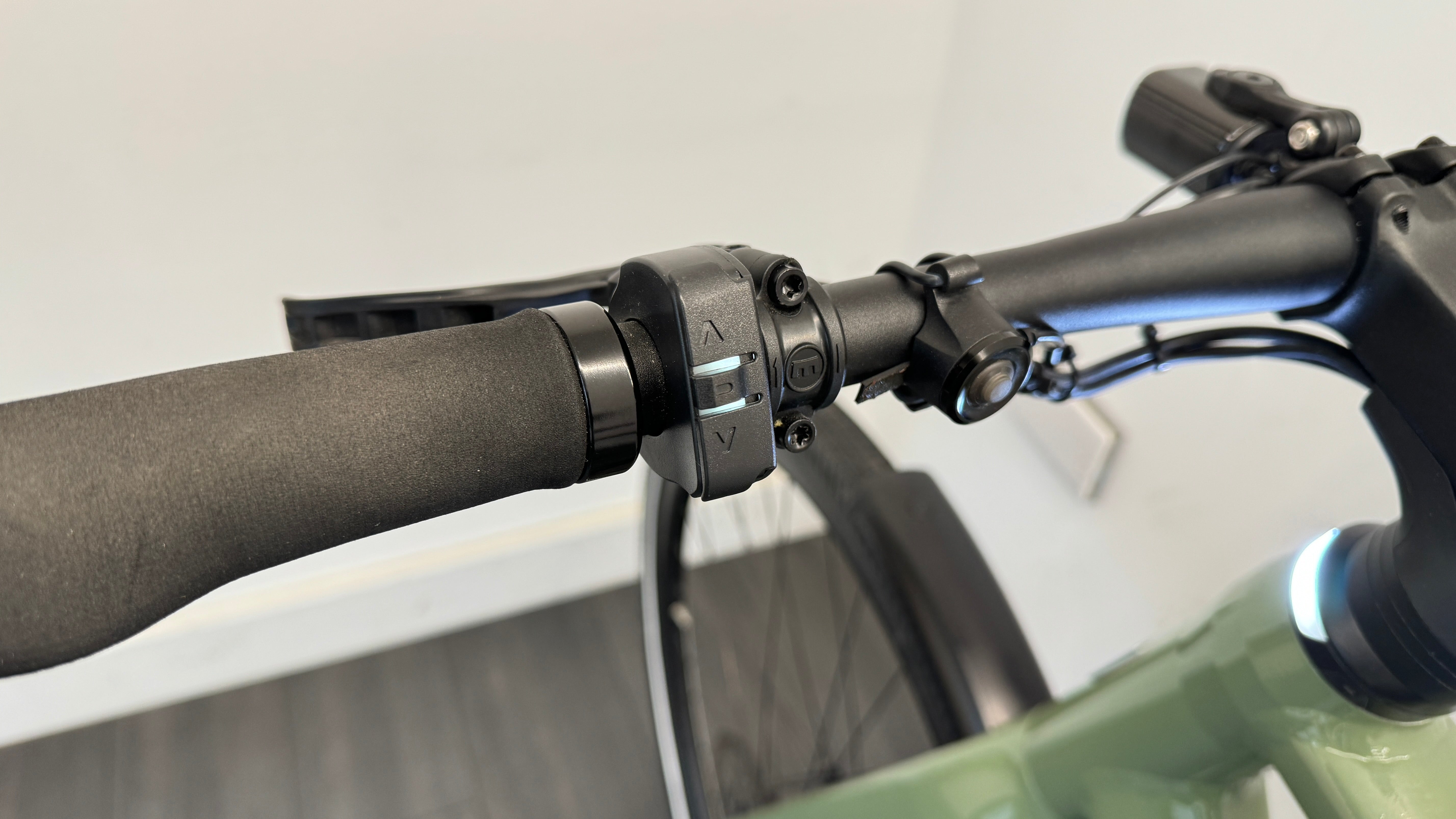 Orbea Vibe H30 LARGE Commuter Crossbar Bike Lezyne lights ONLY 114 miles