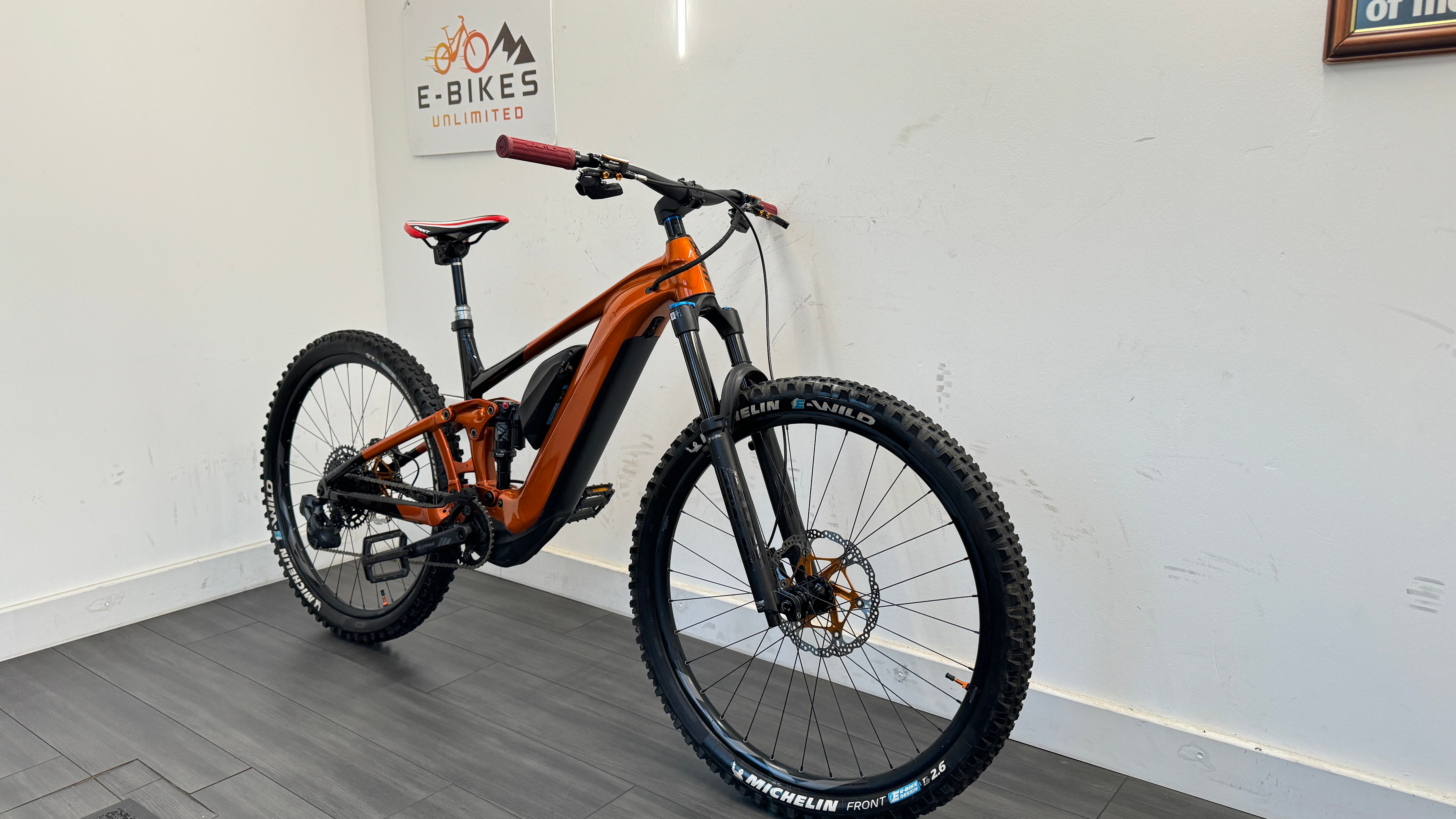 Giant Trance X E+1 Pro 29er LARGE Amber Range Extender Hope tech 4 AXS 658 miles