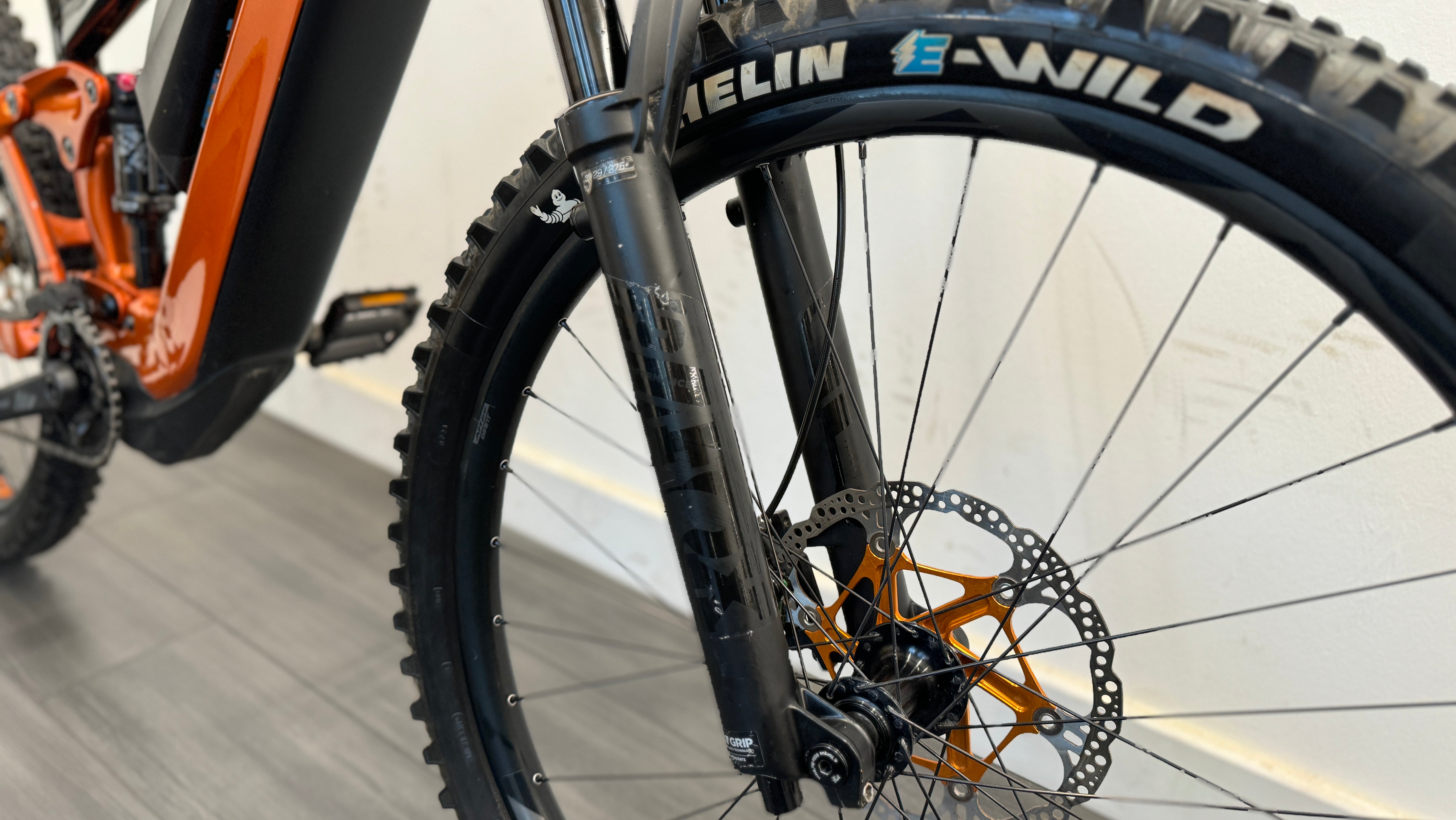 Giant Trance X E+1 Pro 29er LARGE Amber Range Extender Hope tech 4 AXS 658 miles