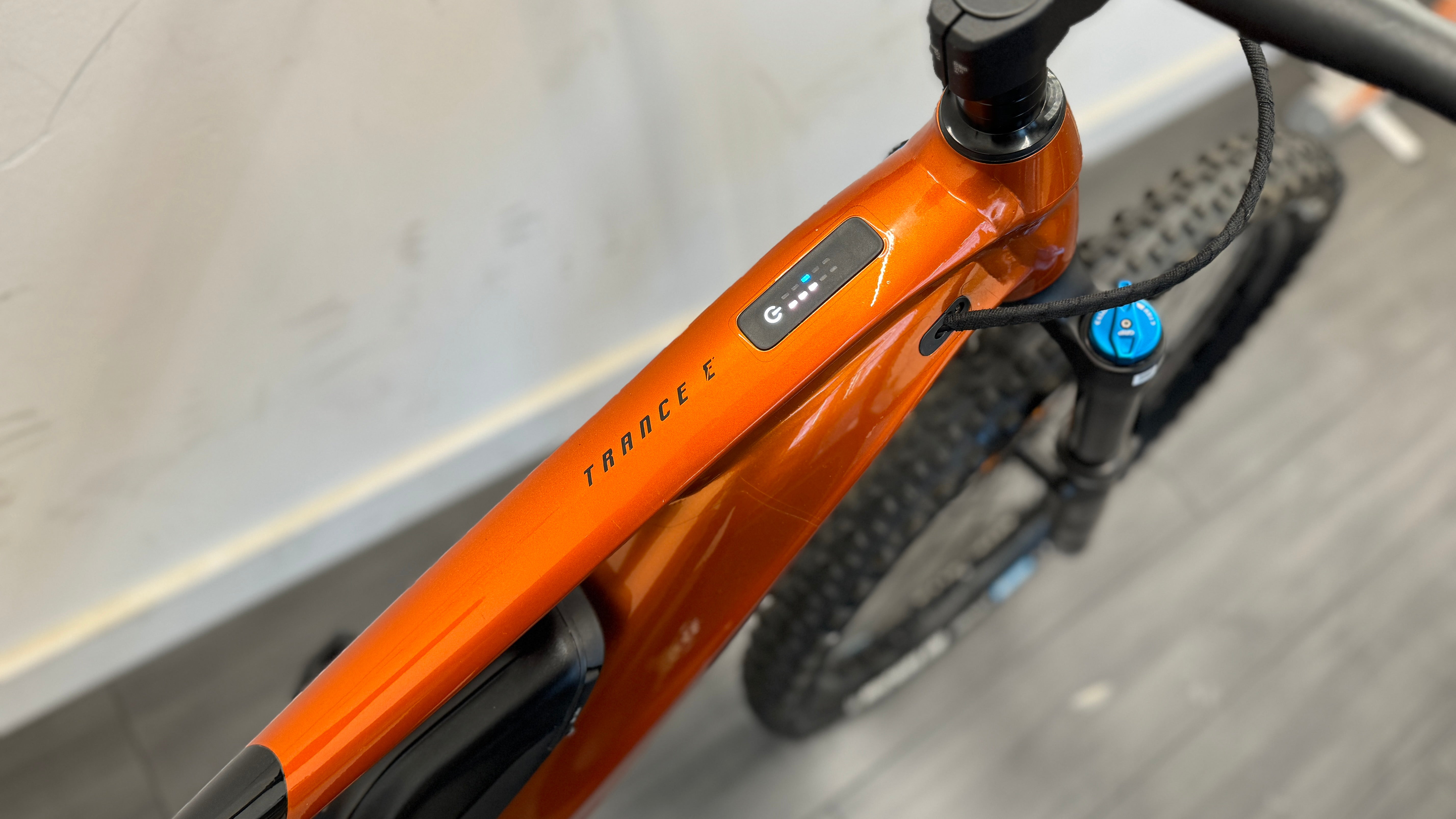 Giant Trance X E+1 Pro 29er LARGE Amber Range Extender Hope tech 4 AXS 658 miles