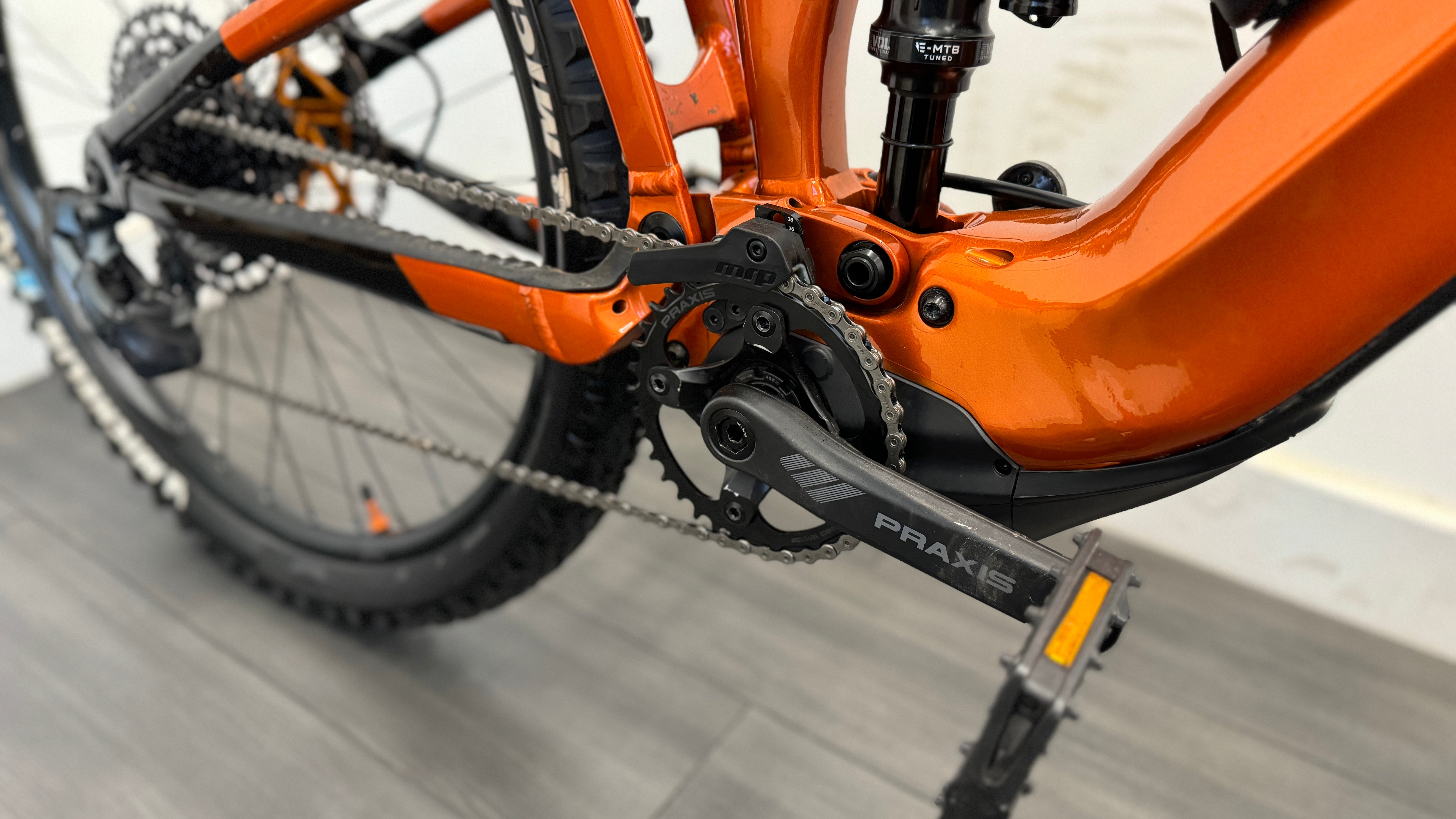 Giant Trance X E+1 Pro 29er LARGE Amber Range Extender Hope tech 4 AXS 658 miles