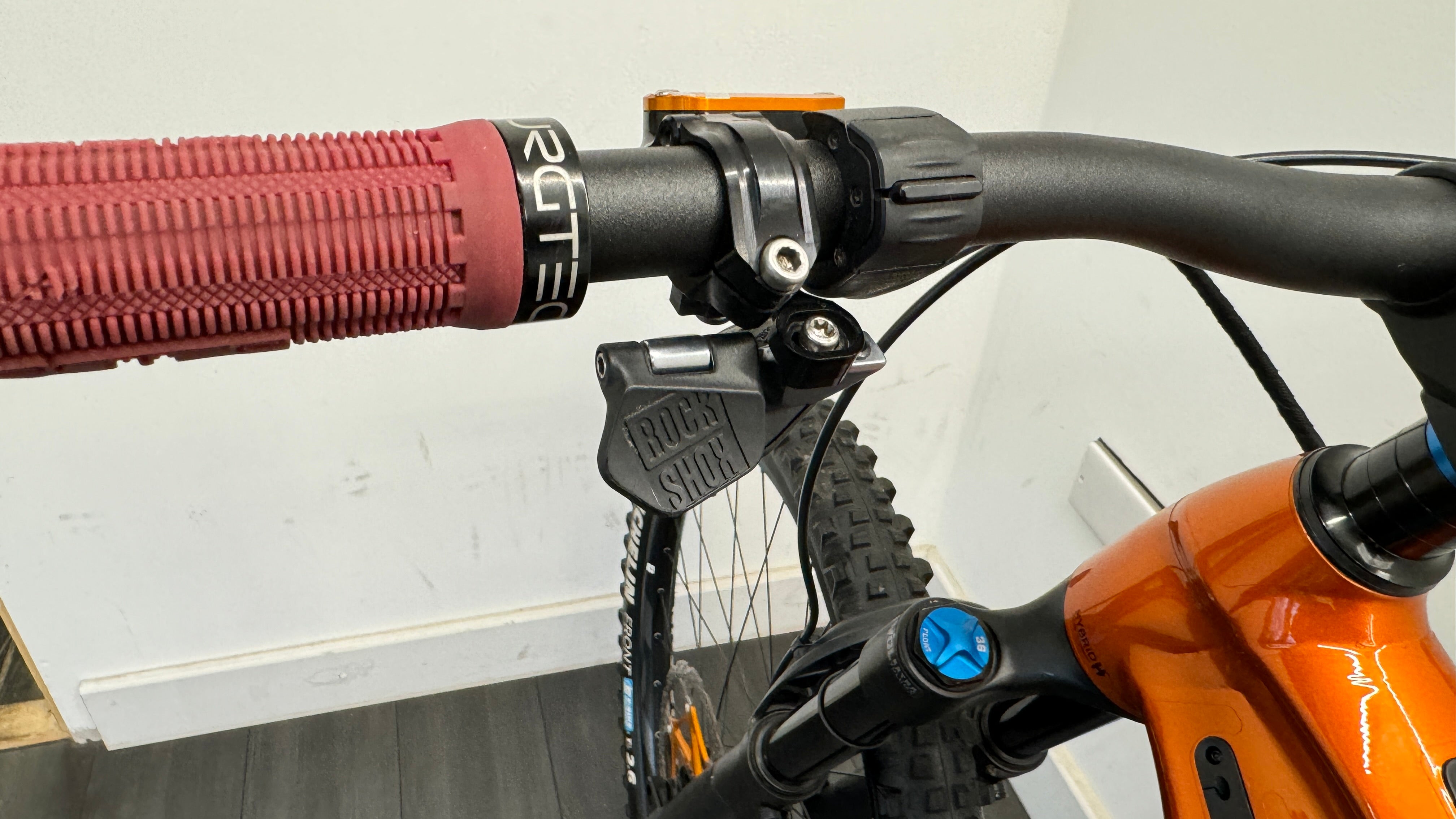 Giant Trance X E+1 Pro 29er LARGE Amber Range Extender Hope tech 4 AXS 658 miles