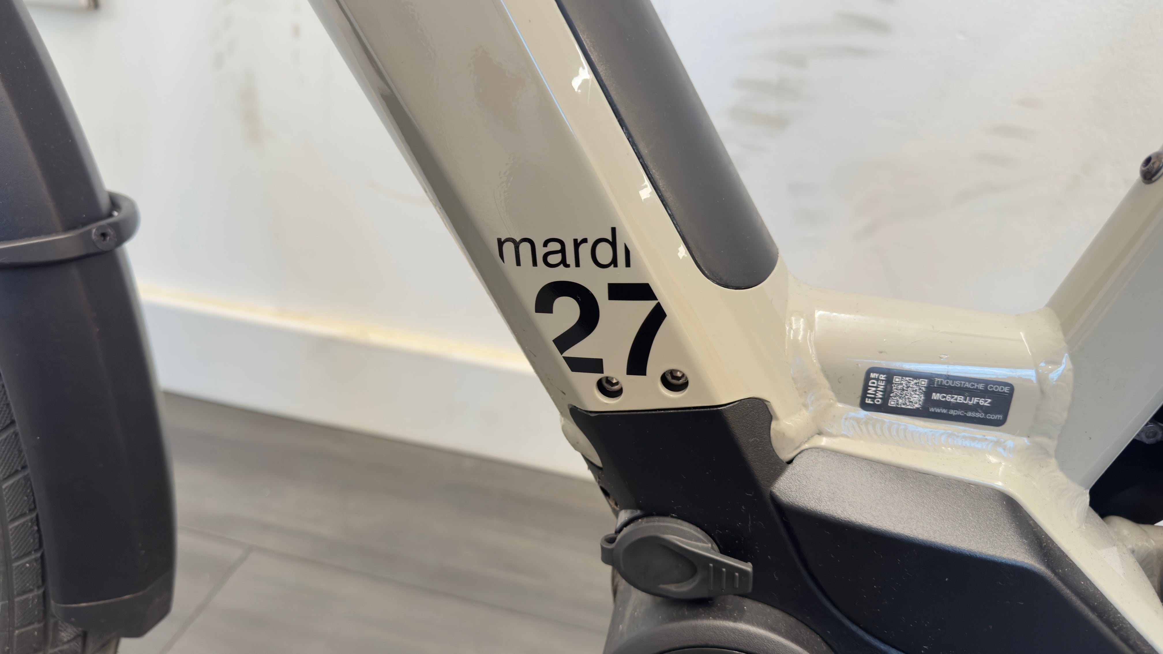 Moustache Mardi 27.4 625Wh battery 75Nm motor LARGE Bosch connect smartphone grip 683 miles £3499 RRP