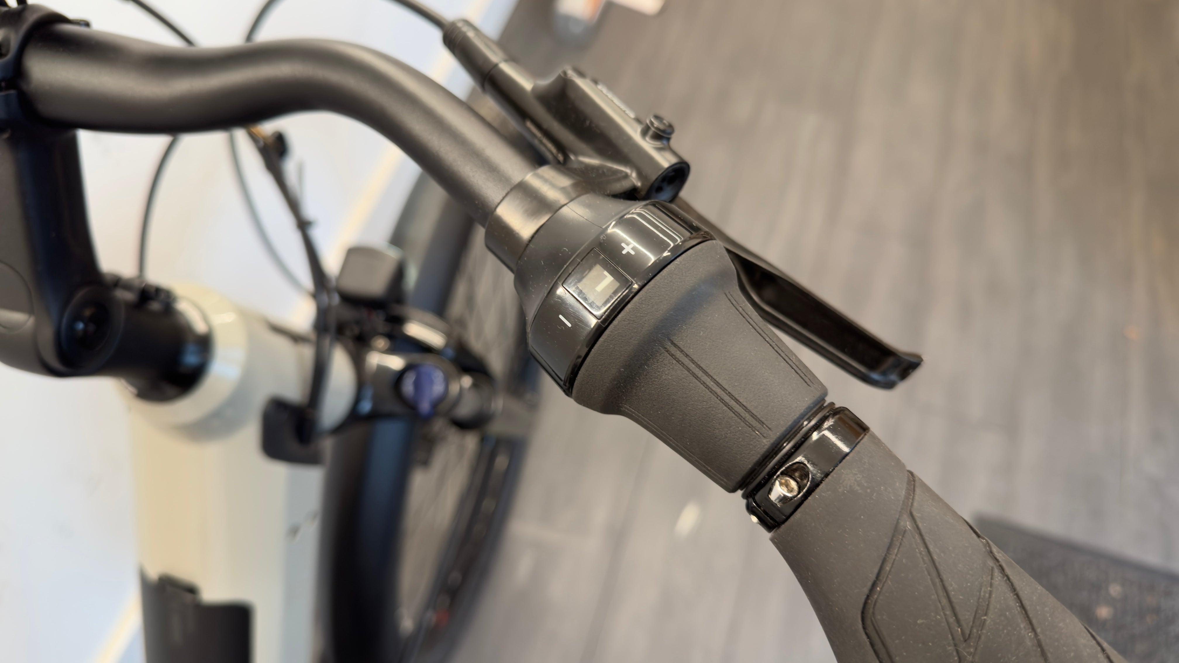 Moustache Mardi 27.4 625Wh battery 75Nm motor LARGE Bosch connect smartphone grip 683 miles £3499 RRP