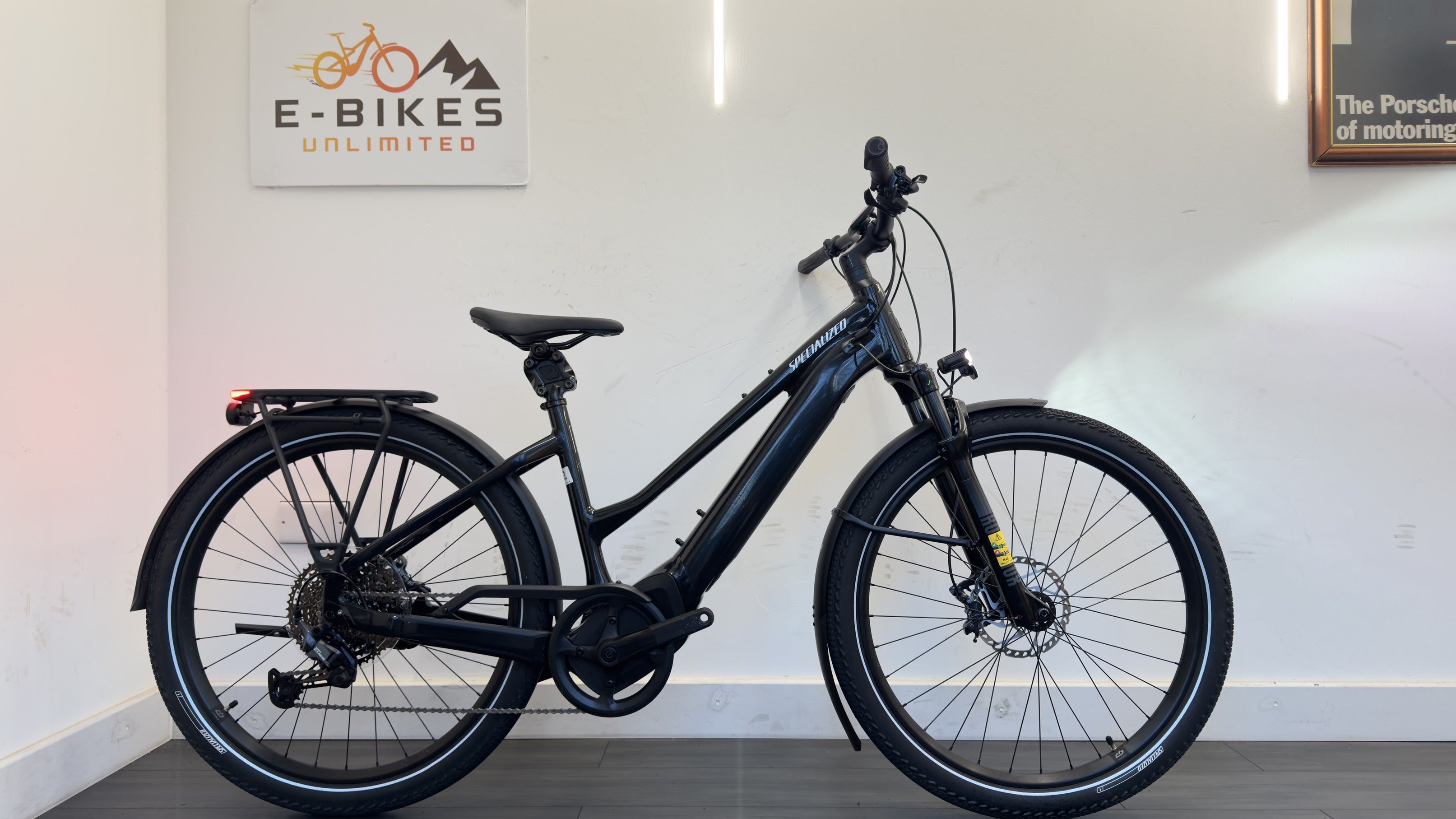 Specialized Turbo Vado 5.0 MEDIUM 710Wh battery 90Nm torque Step-Through 12.5 miles Charger and keys