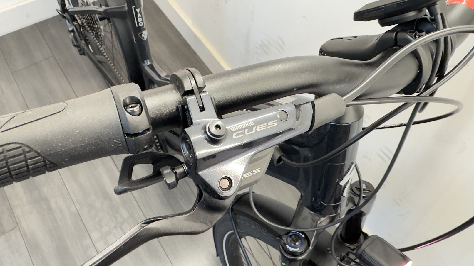 Specialized Turbo Vado 5.0 MEDIUM 710Wh battery 90Nm torque Step-Through 12.5 miles Charger and keys