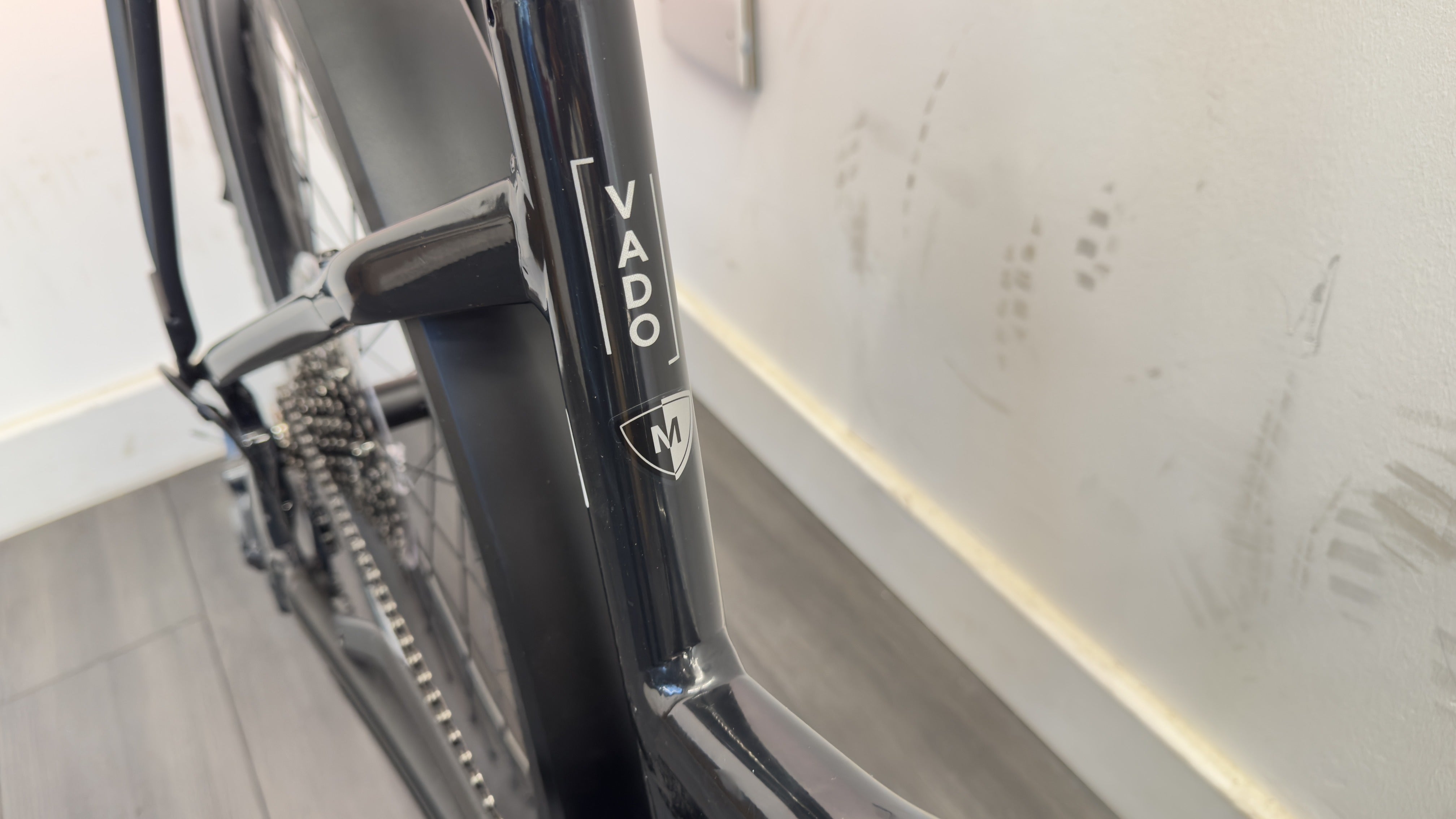 Specialized Turbo Vado 5.0 MEDIUM 710Wh battery 90Nm torque Step-Through 12.5 miles Charger and keys