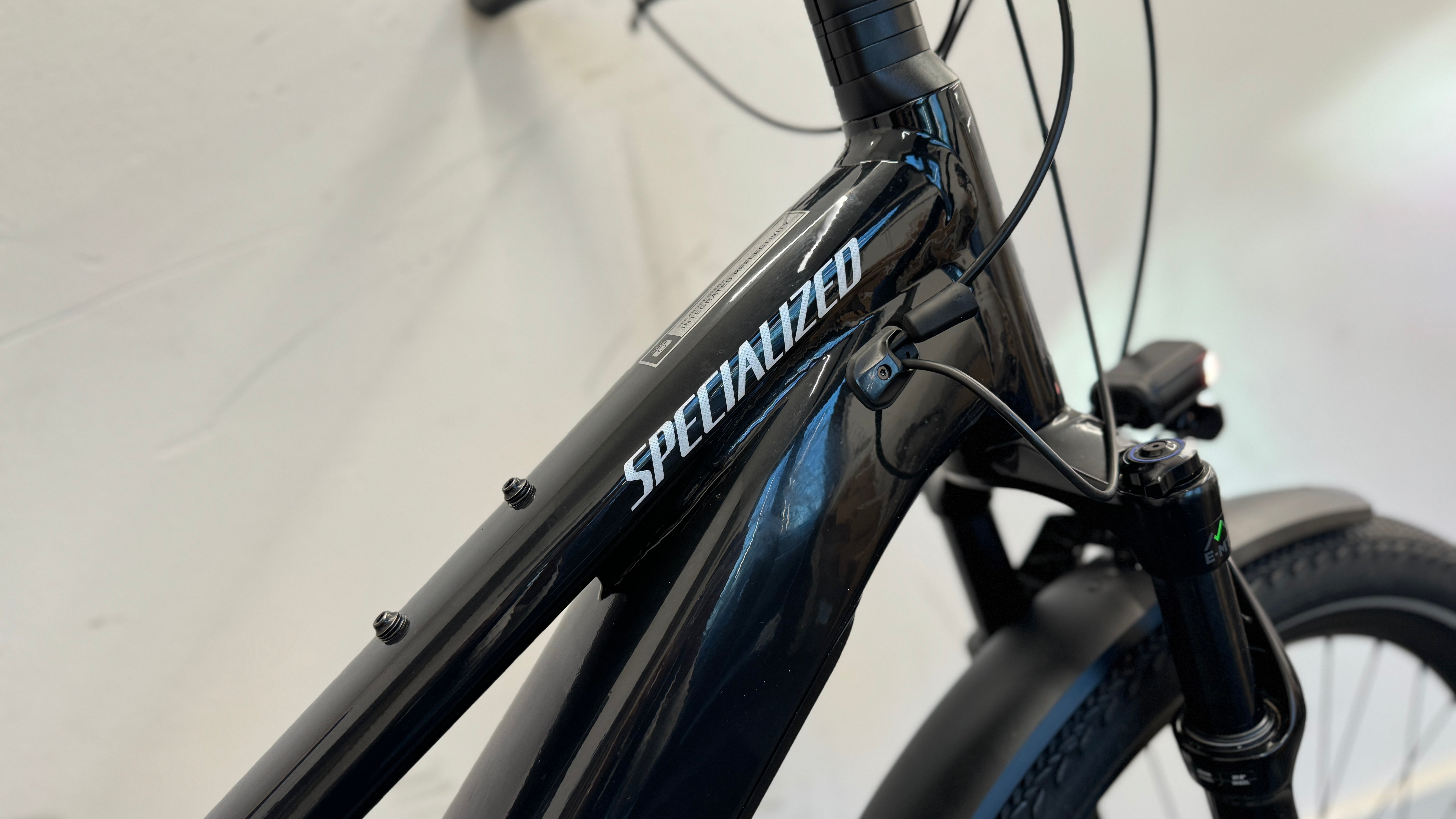 Specialized Turbo Vado 5.0 MEDIUM 710Wh battery 90Nm torque Step-Through 12.5 miles Charger and keys