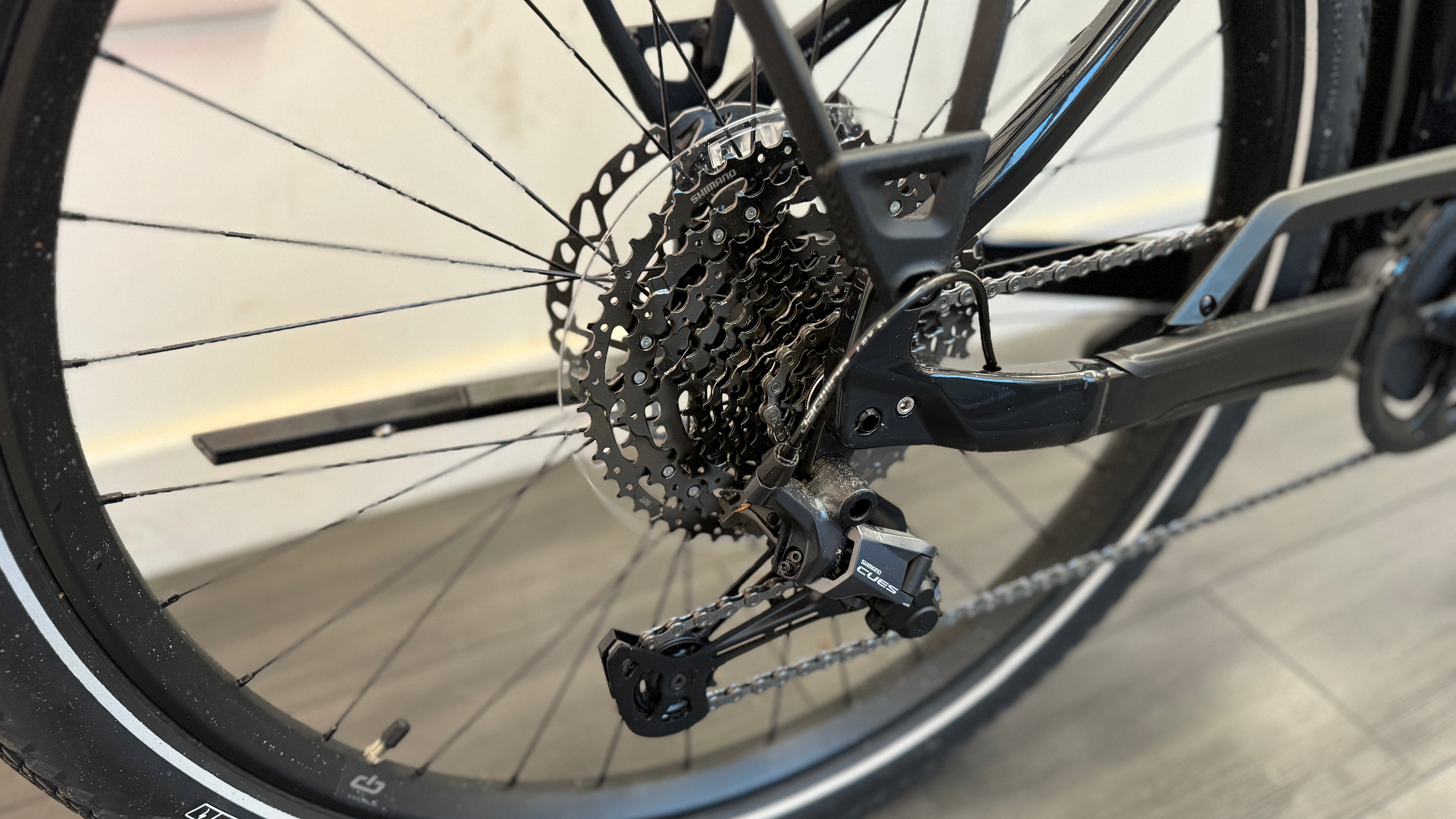 Specialized Turbo Vado 5.0 MEDIUM 710Wh battery 90Nm torque Step-Through 12.5 miles Charger and keys