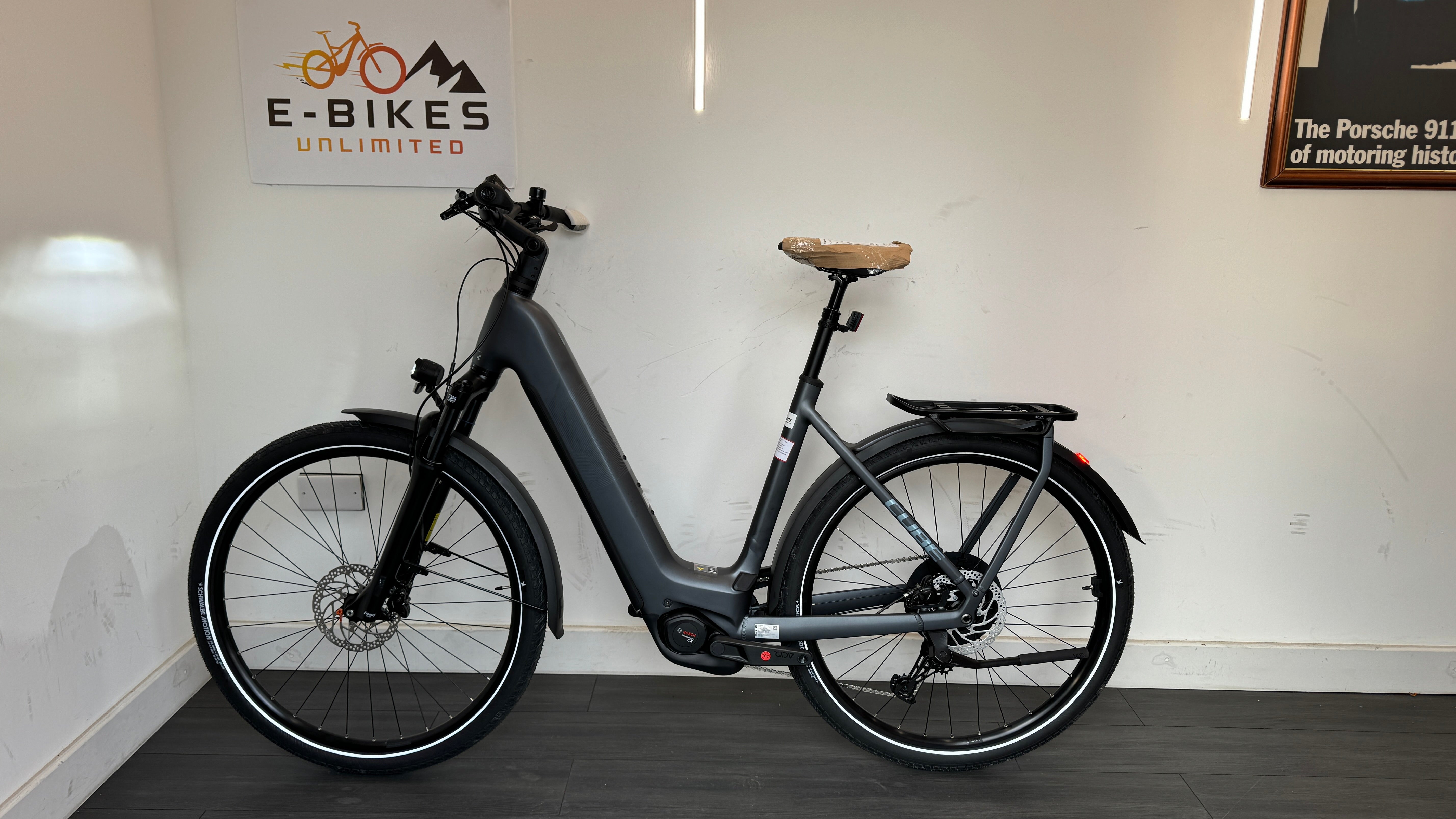 2025 Cube Kathmandu Hybrid Pro 800 LARGE Bike In Slab Grey & Chrome BRAND NEW