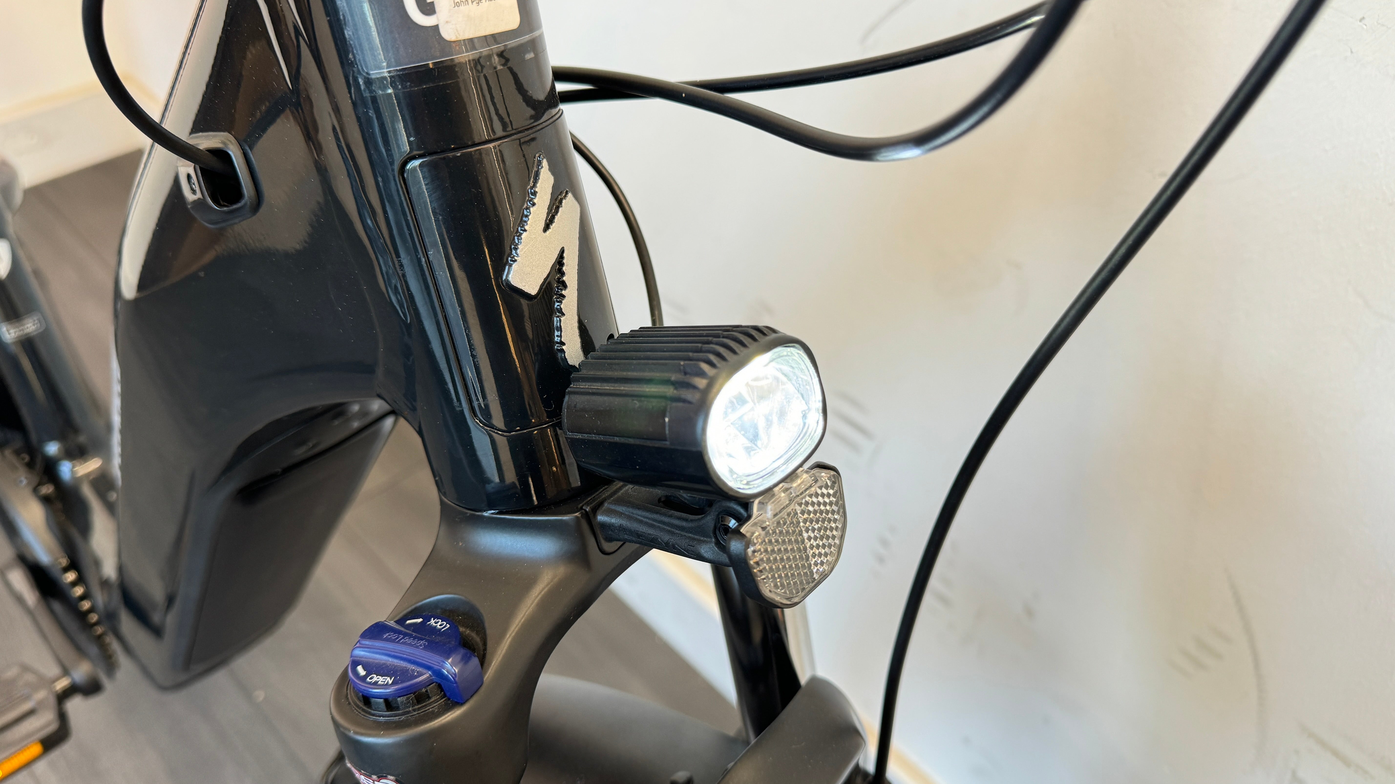 Specialized Turbo Como 4.0 Bike MEDIUM 2.0 motor 70Nm 710Wh battery ONLY 2 miles RRP £2600