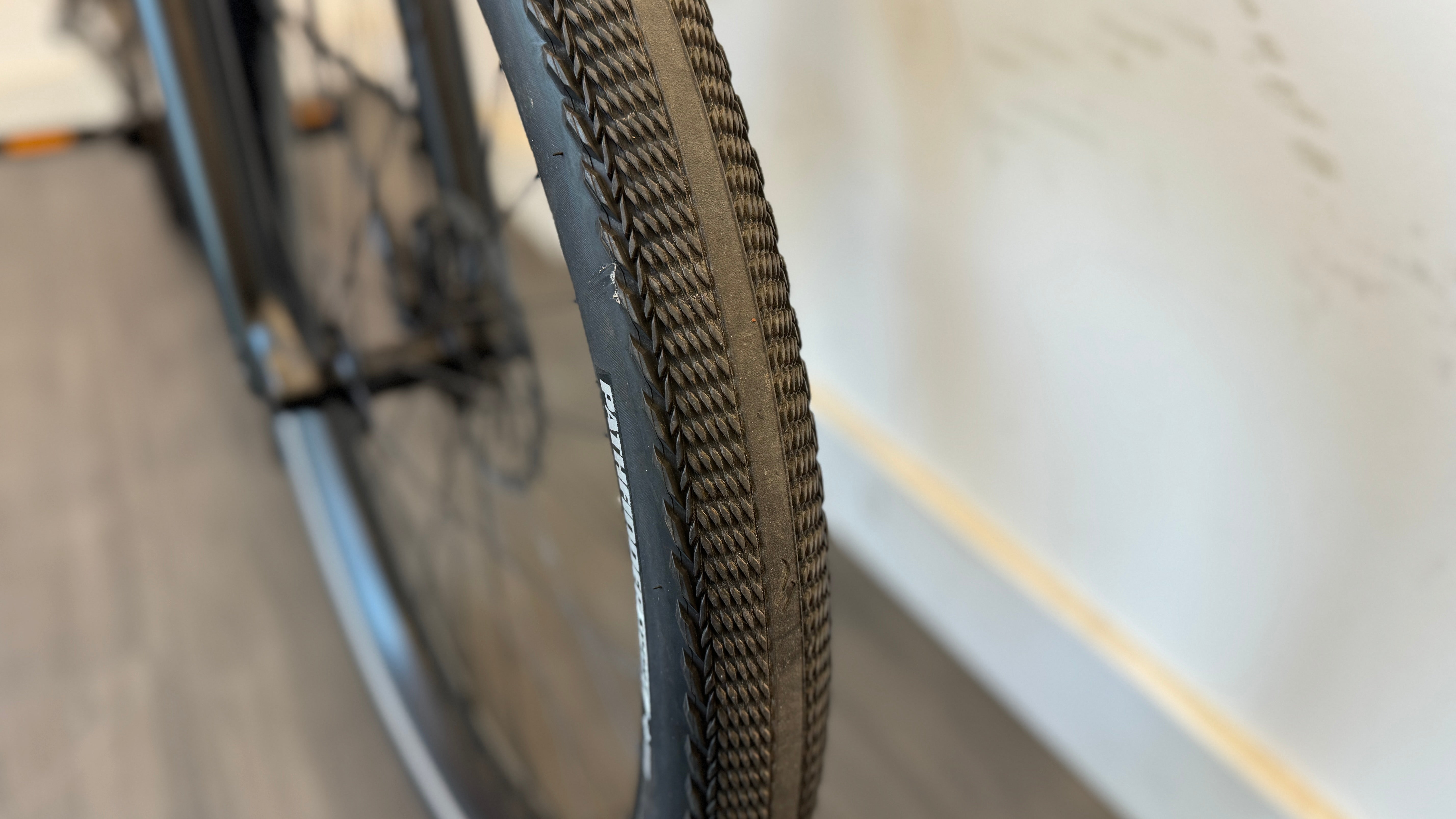 Specialized Turbo Como 4.0 Bike MEDIUM 2.0 motor 70Nm 710Wh battery ONLY 2 miles RRP £2600