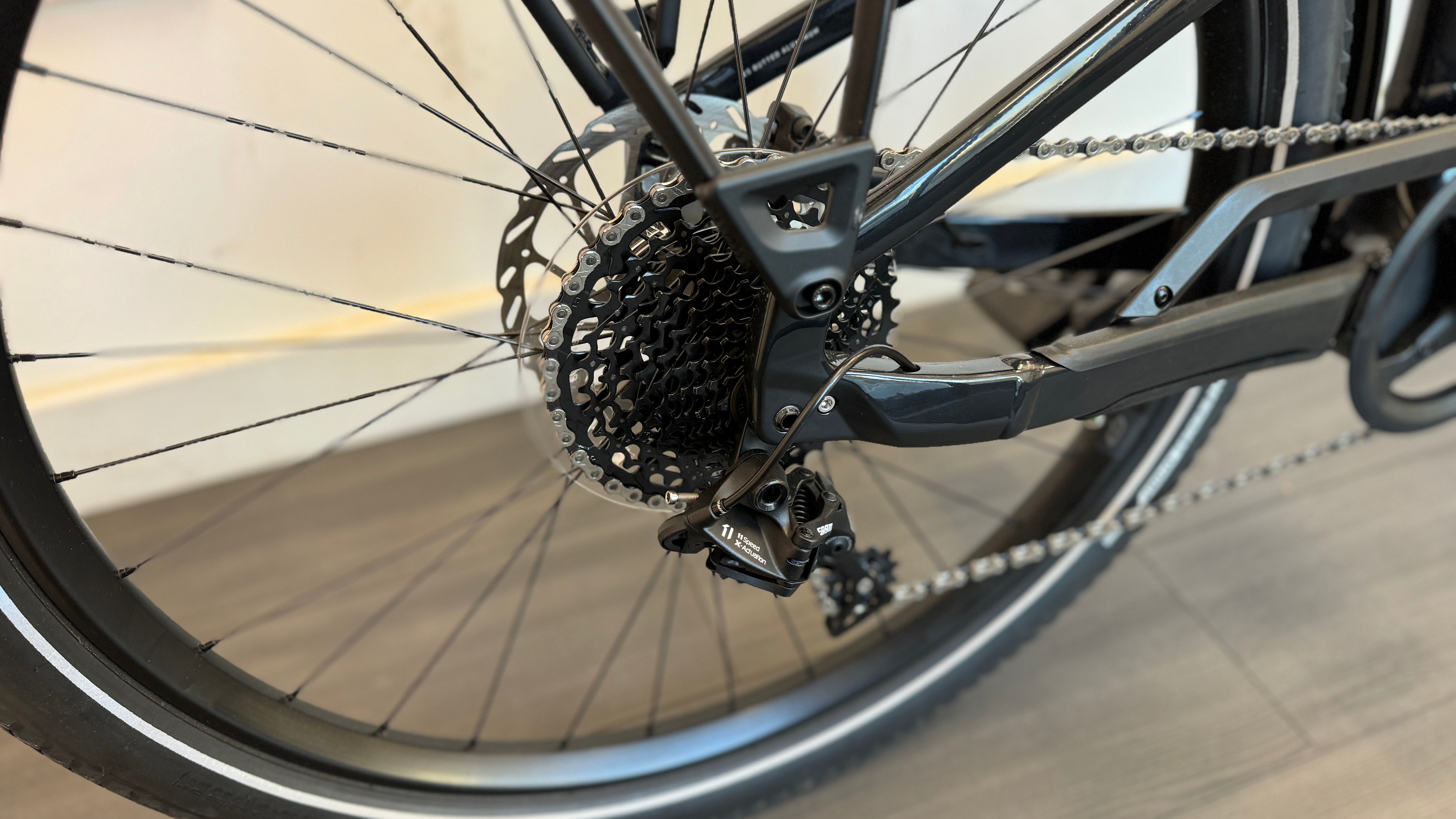 Specialized Turbo Como 4.0 Bike MEDIUM 2.0 motor 70Nm 710Wh battery ONLY 2 miles RRP £2600