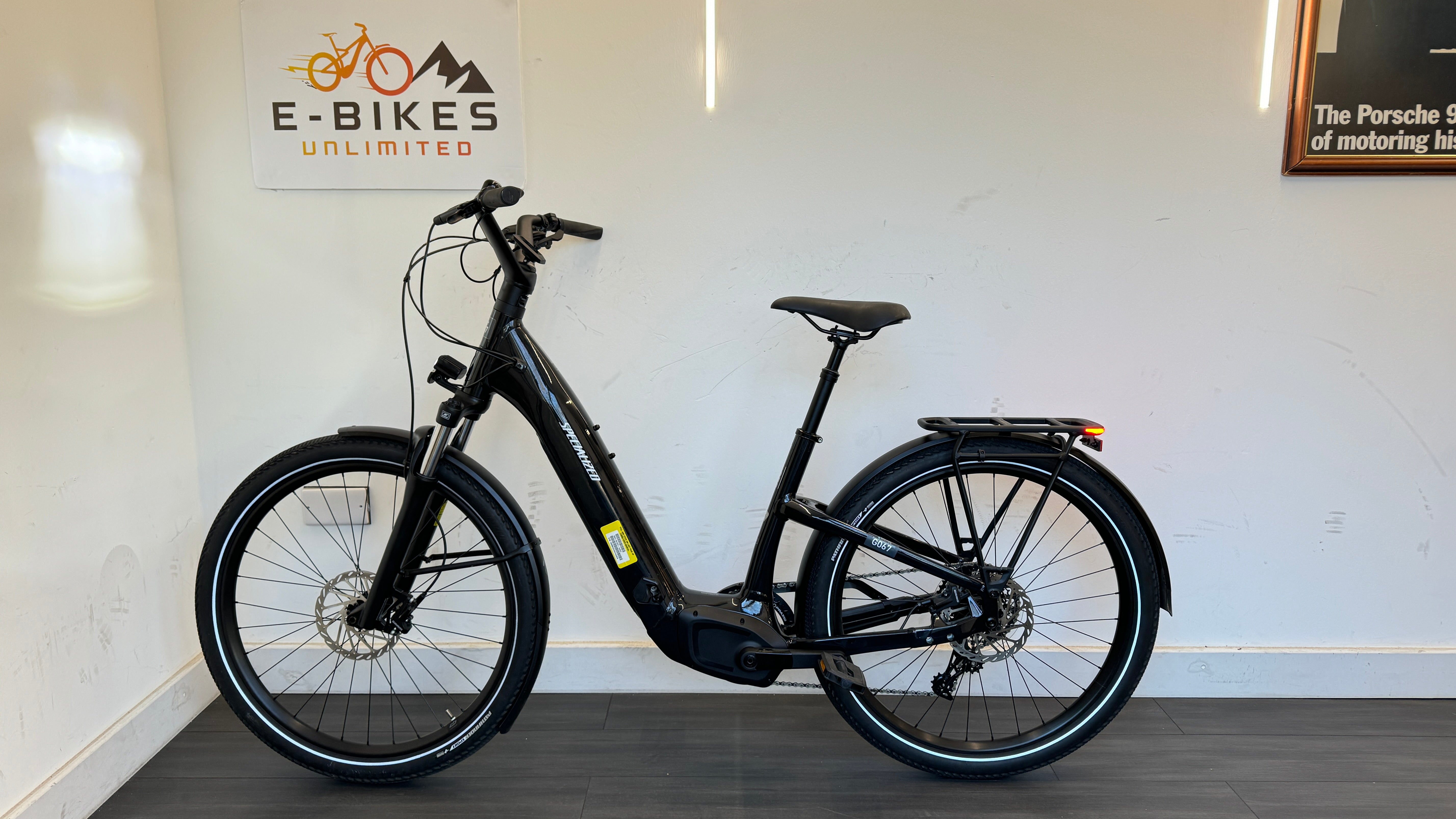 Specialized Turbo Como 4.0 Bike MEDIUM 2.0 motor 70Nm 710Wh battery ONLY 2 miles RRP £2600