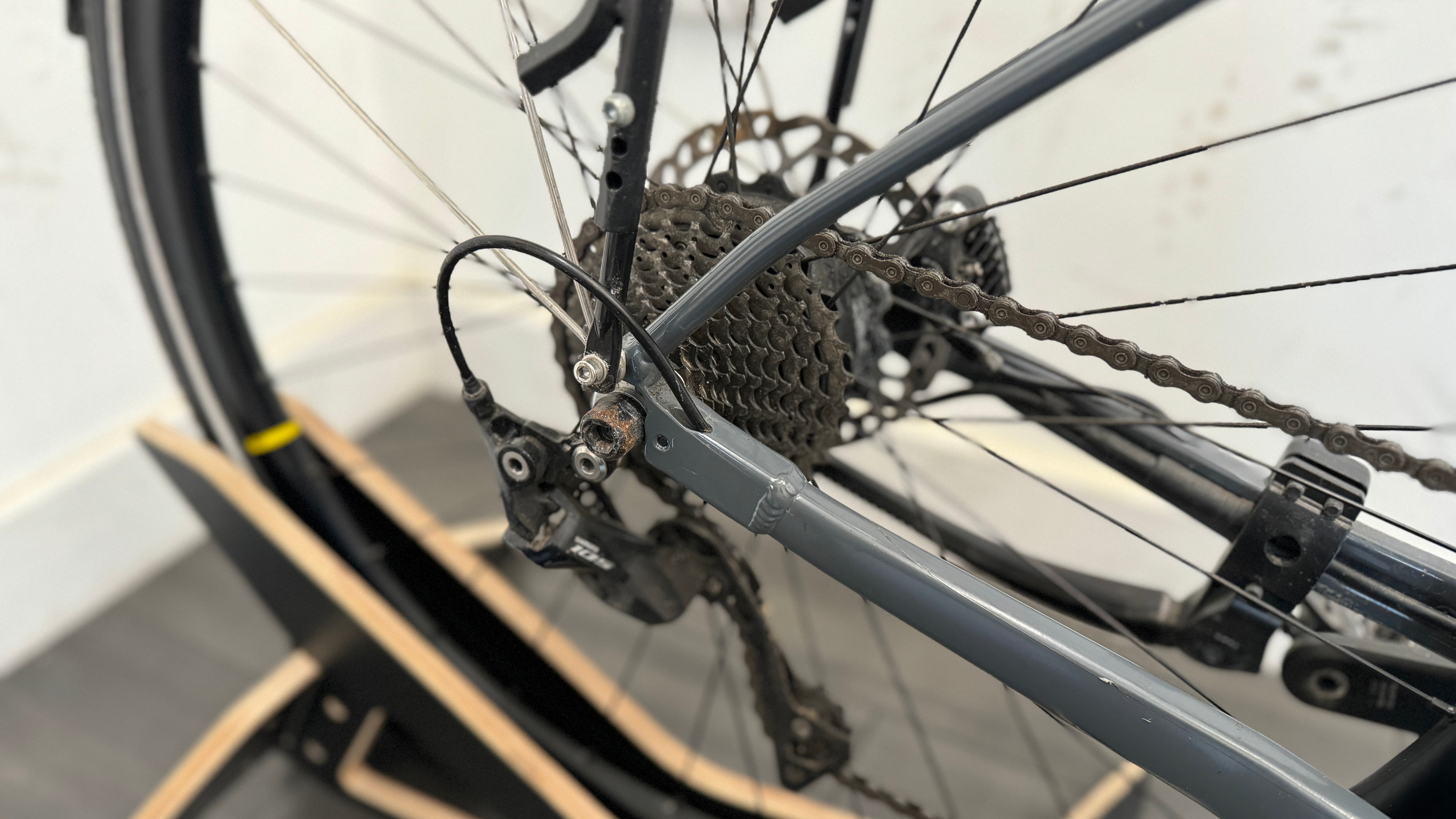 Ribble CGR ALe Shimano 105 Electric Gravel bike 2022 MEDIUM 53cm Grey Copper