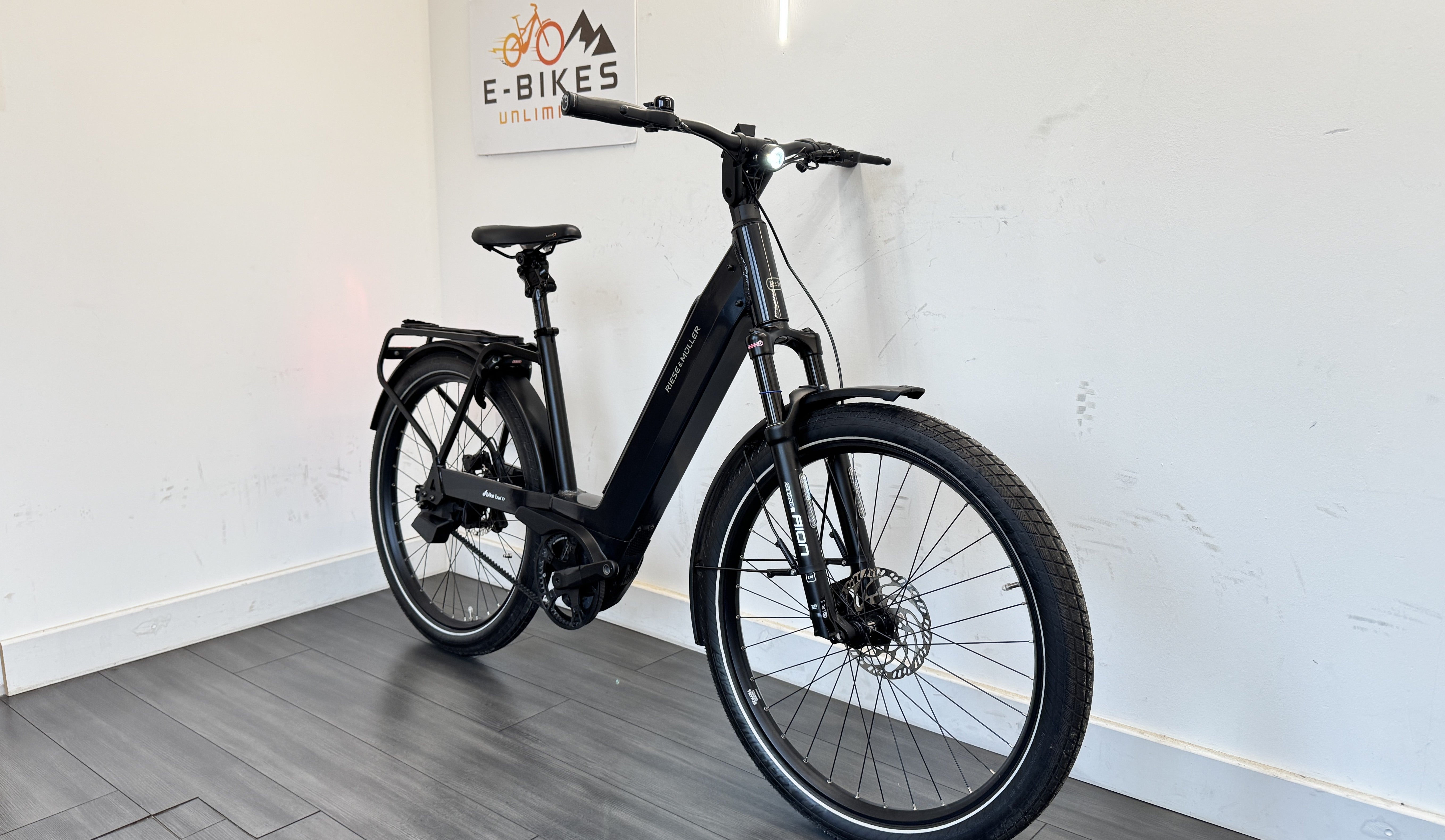 Riese & Muller Nevo GT 51cm Enviolo Belt drive Medium/Large Grey Step through Electric Bike 625Wh 3400 miles