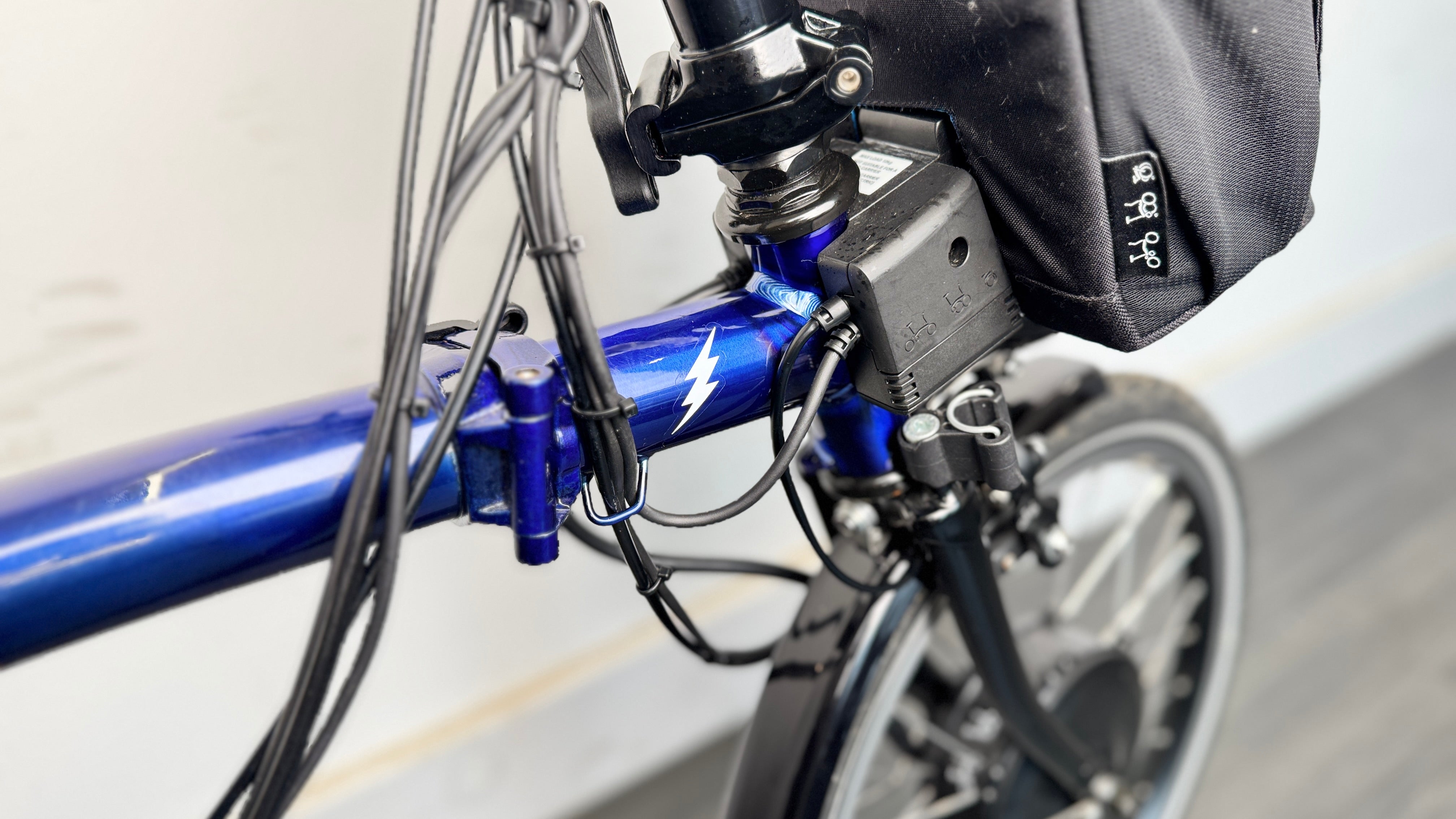 Brompton C-Line Electric Bike 6 Speed Bolt Blue Lacquer Pannier bag Brooks saddle