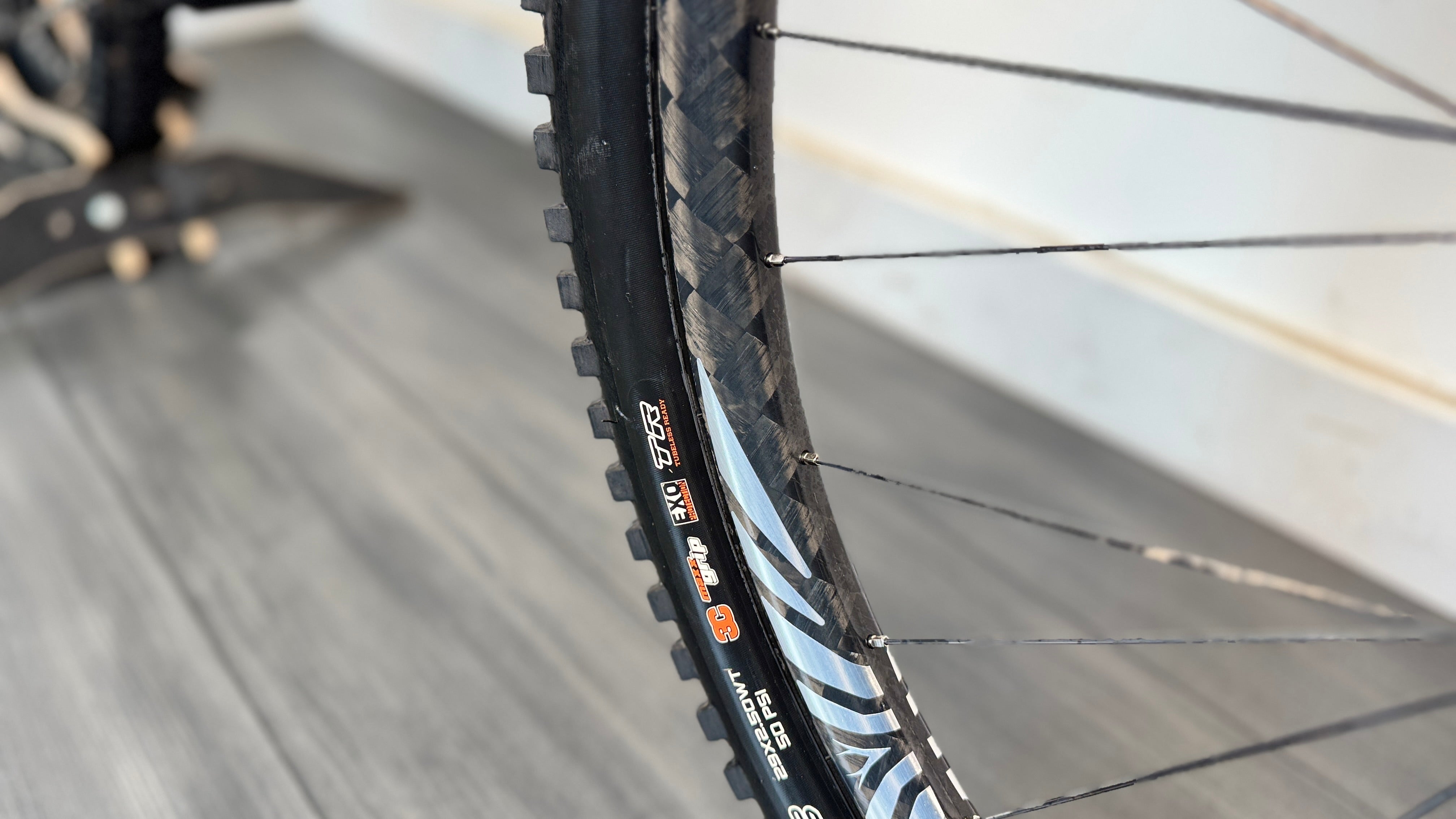 Whyte E-Lyte 150 RSX LARGE ELECTRIC Bike 2024 Gloss Silver/Matt UD Carbon AXS RRP £5000