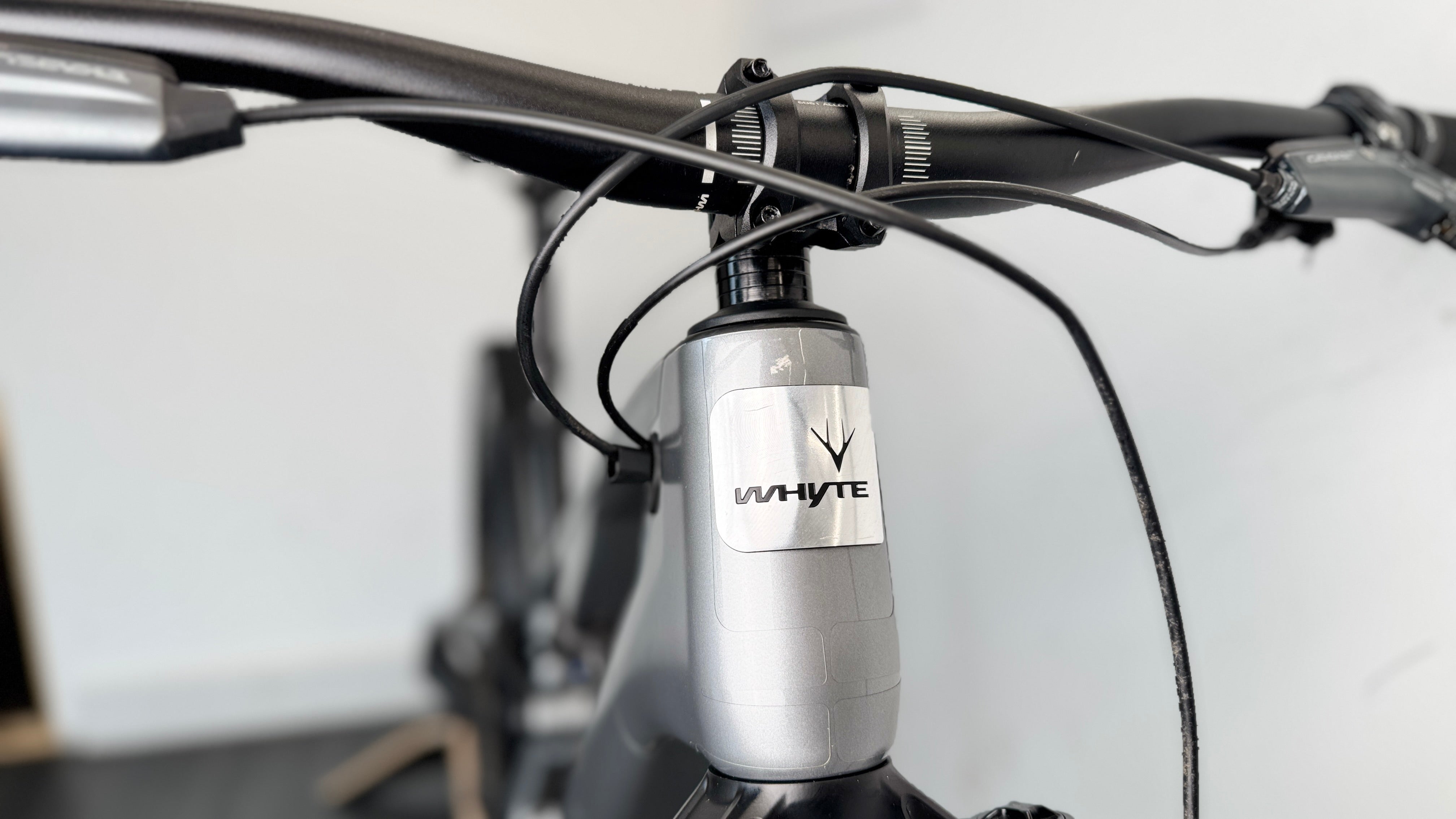 Whyte E-Lyte 150 RSX LARGE ELECTRIC Bike 2024 Gloss Silver/Matt UD Carbon AXS RRP £5000