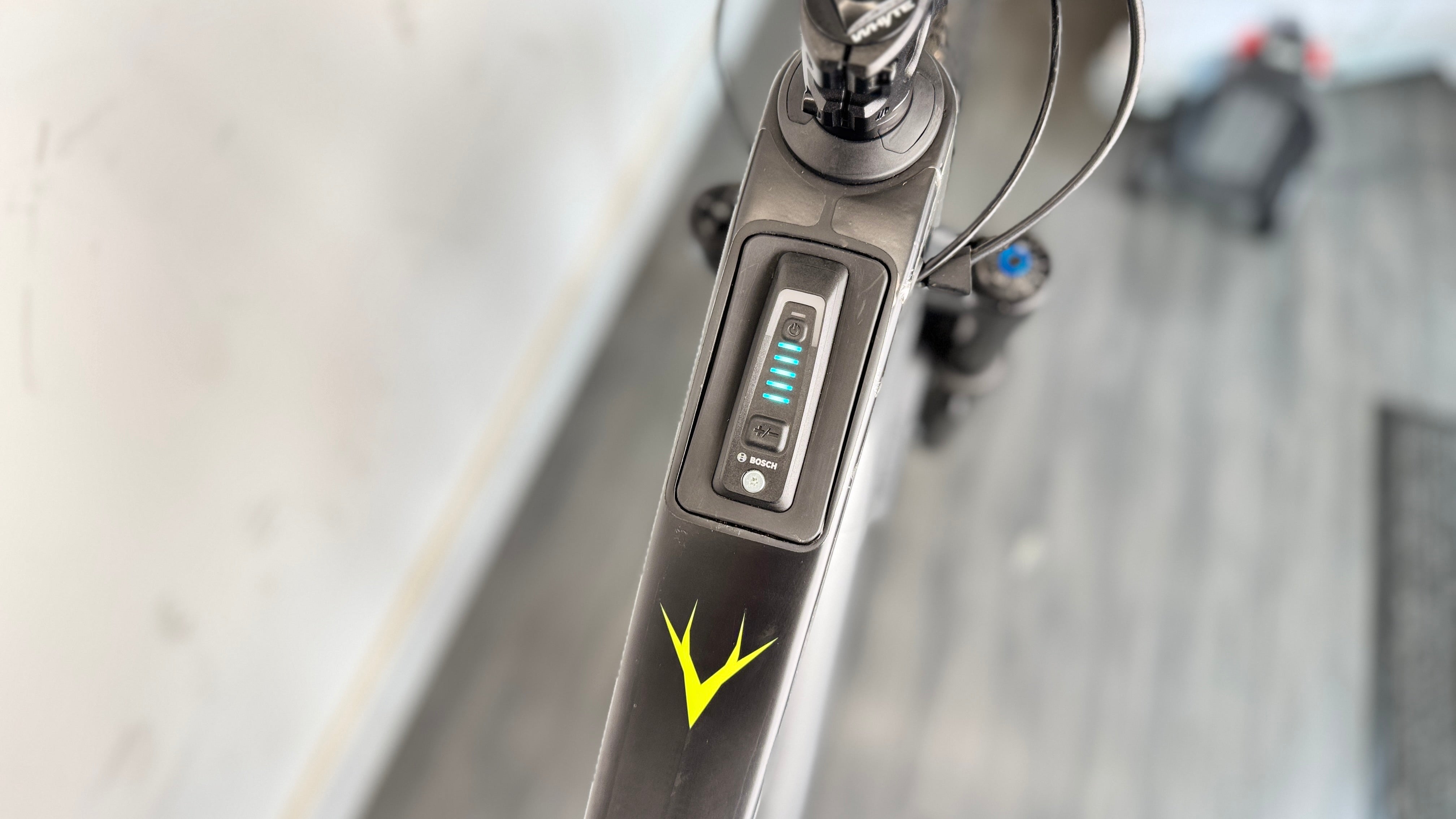 Whyte E-Lyte 150 RSX LARGE ELECTRIC Bike 2024 Gloss Silver/Matt UD Carbon AXS RRP £5000