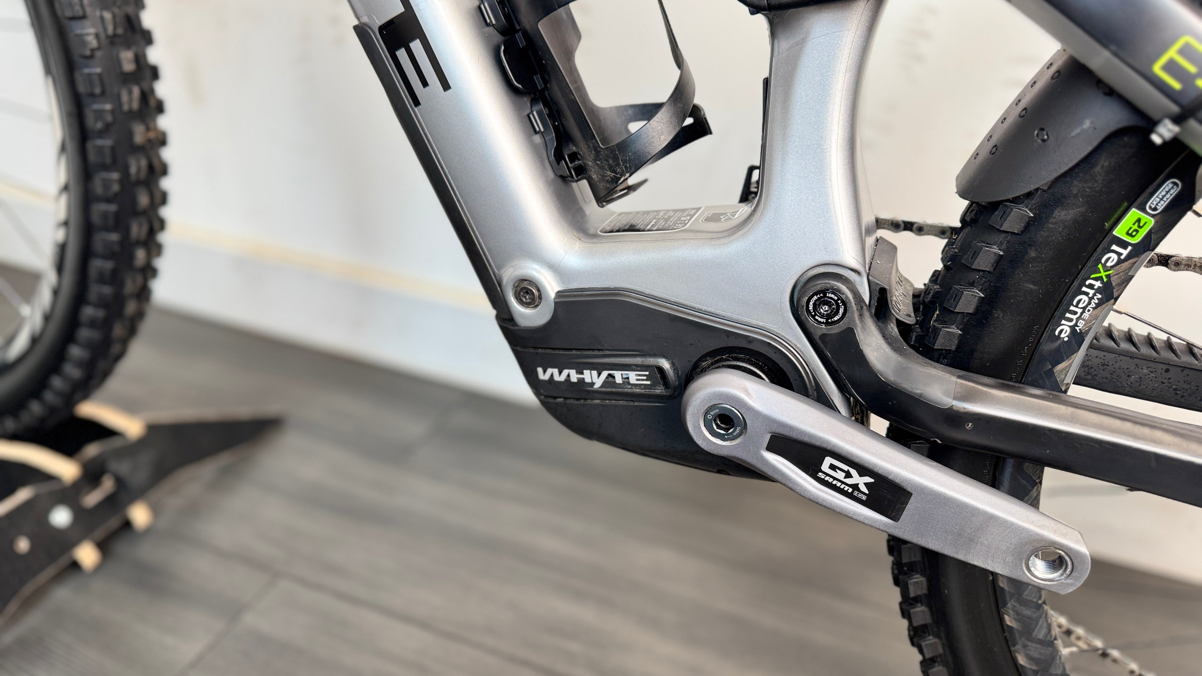 Whyte E-Lyte 150 RSX LARGE ELECTRIC Bike 2024 Gloss Silver/Matt UD Carbon AXS RRP £5000