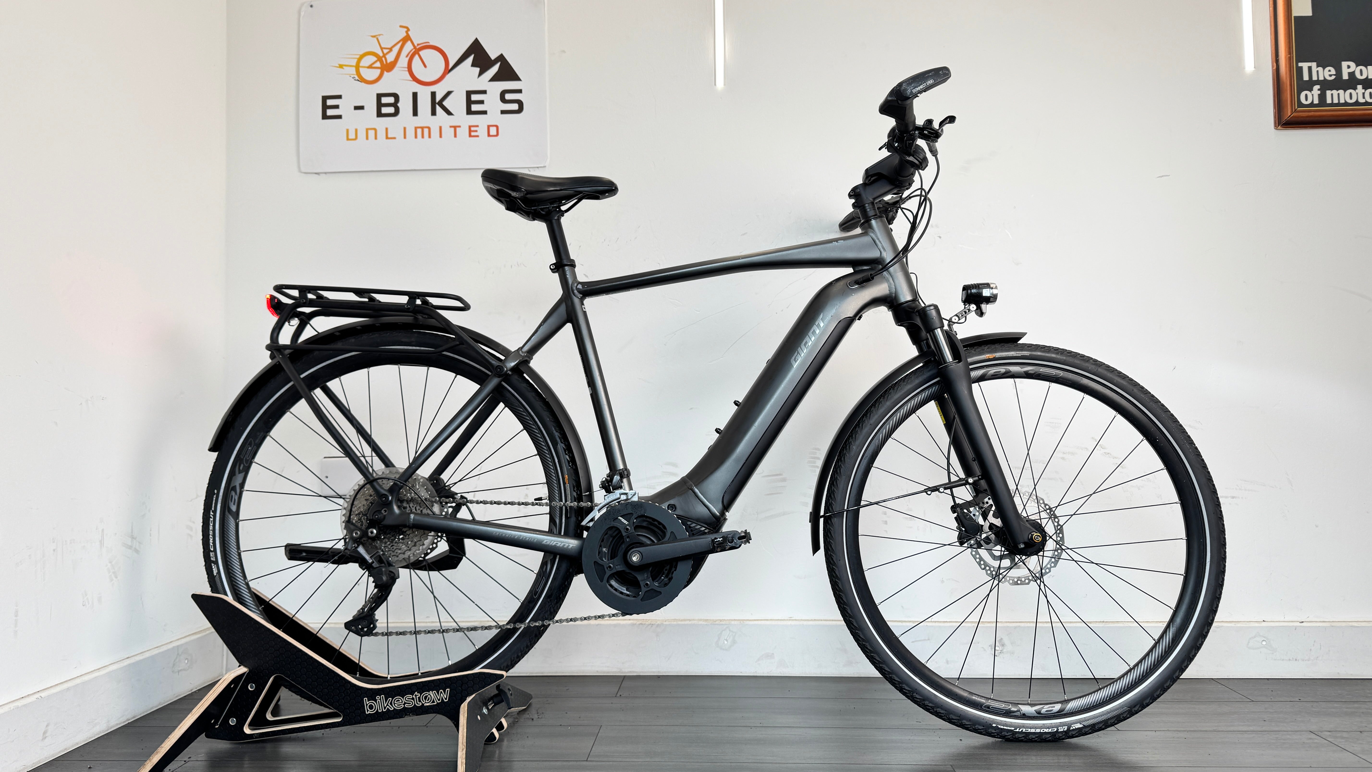 Giant Explore E+ 1 Trekking Bike 500 GTS XL Gunmetal Black RRP £2600