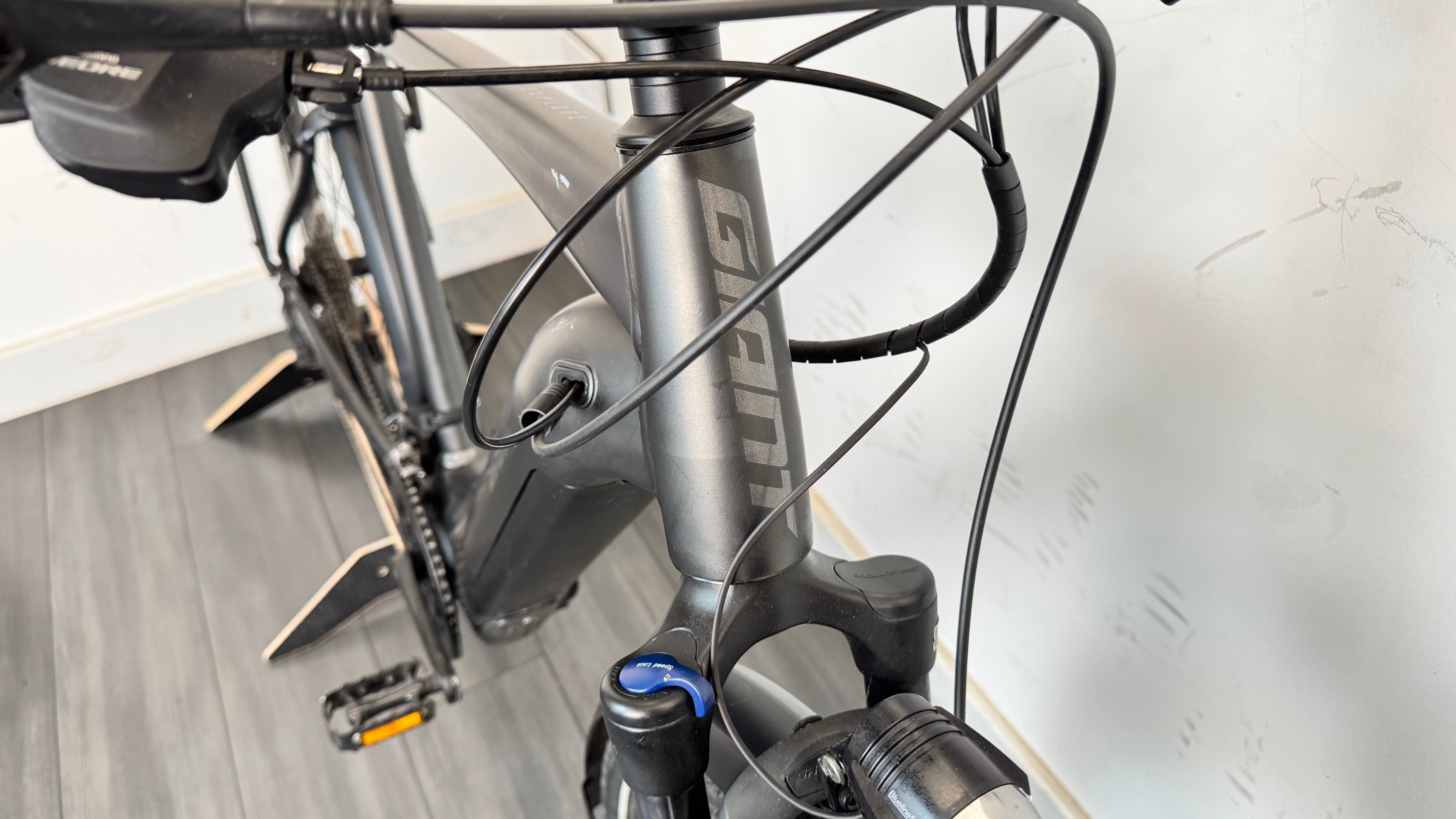 Giant Explore E+ 1 Trekking Bike 500 GTS XL Gunmetal Black RRP £2600